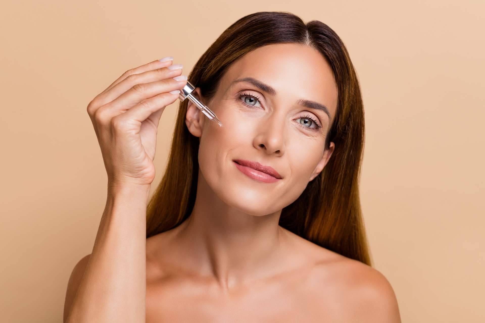 Lograr el rejuvenecimiento de la piel con los complementos de colágeno de Farmacia Laura Garín