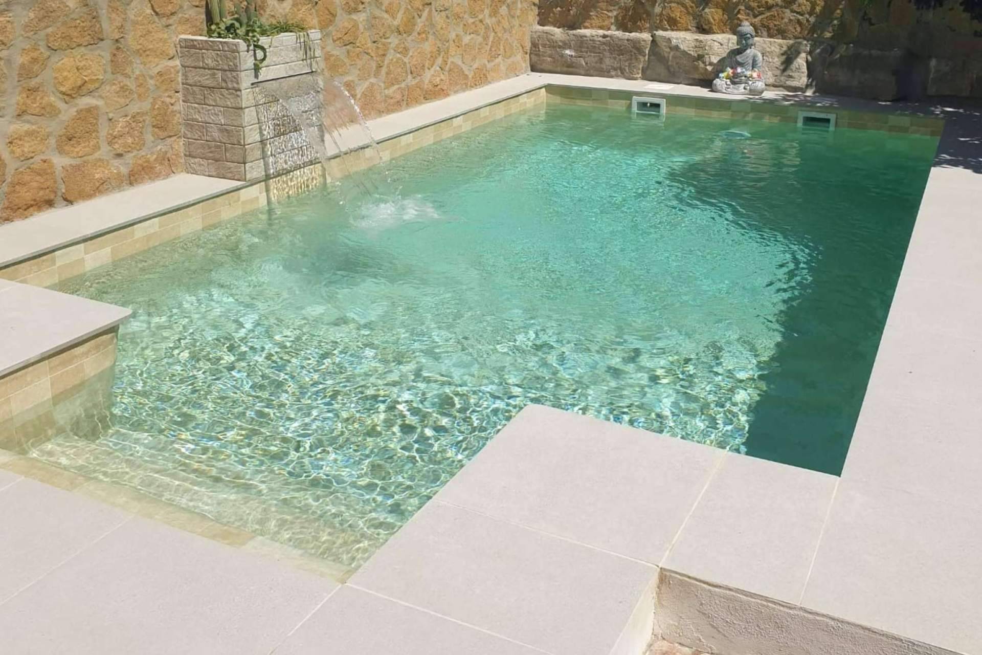 Esencial Pool y su catálogo de piscinas modernas