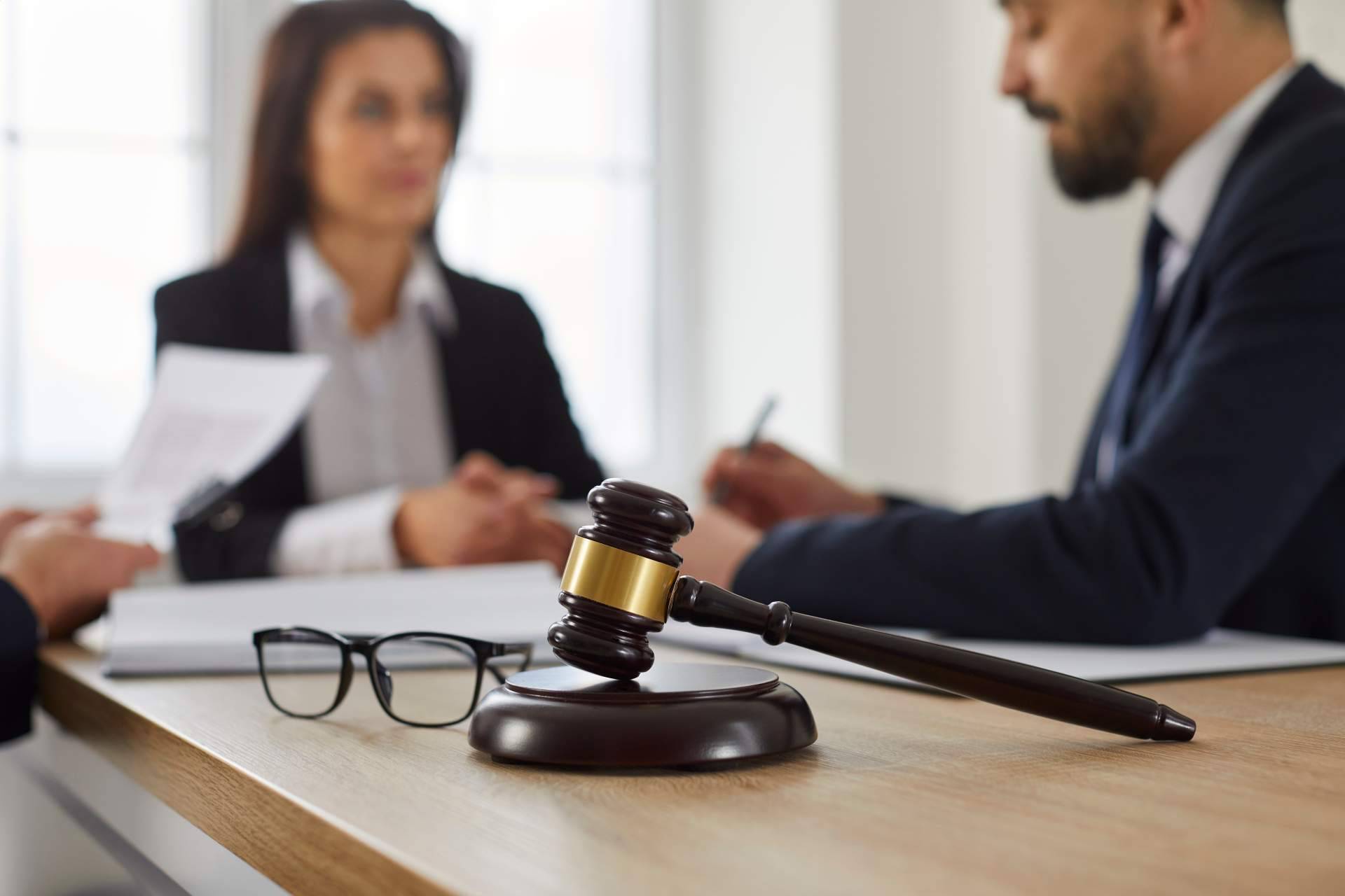Formarse con el curso perito judicial de la mano de Surge