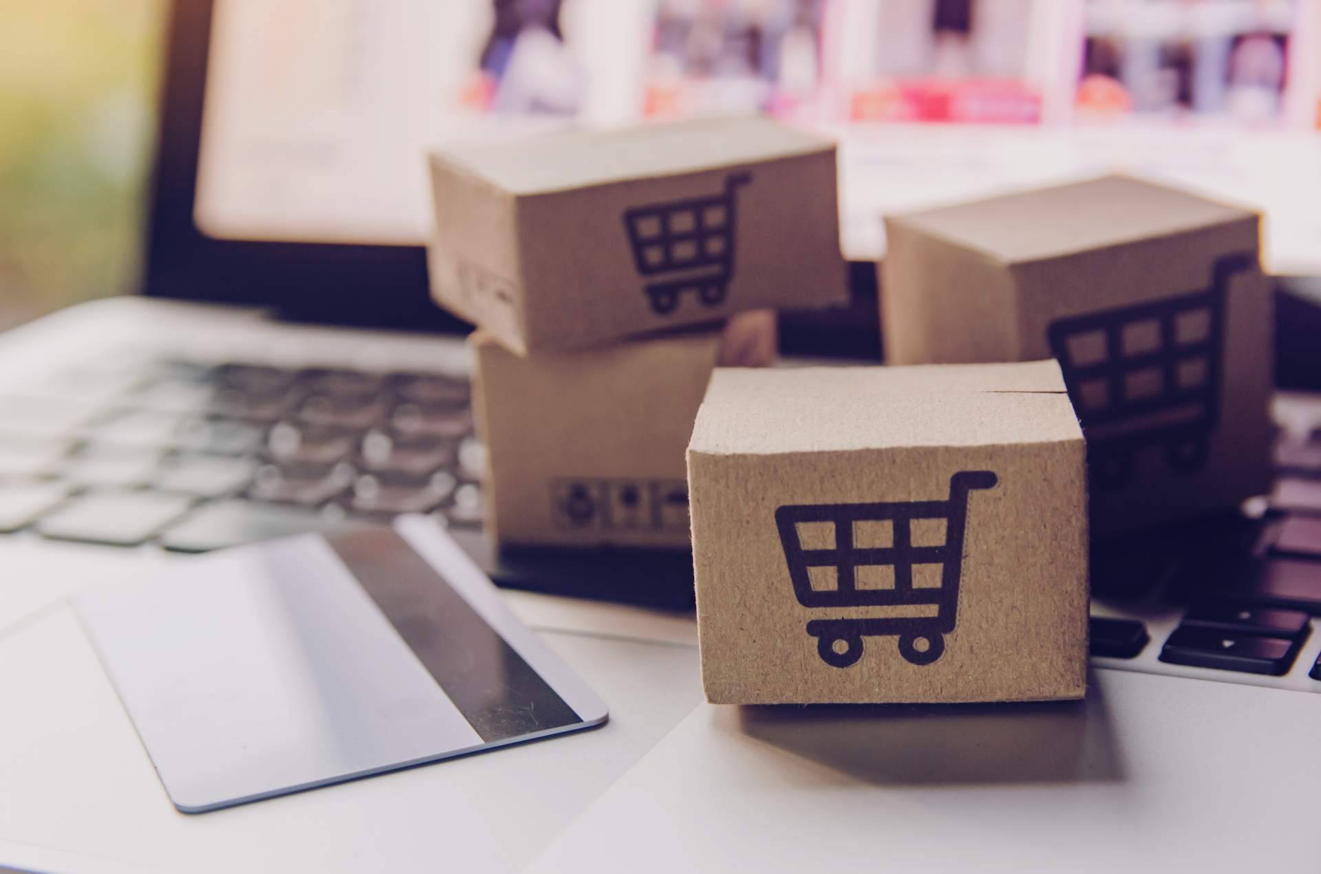 Topdeltop.net ofrece una selección de productos con opción a envío express