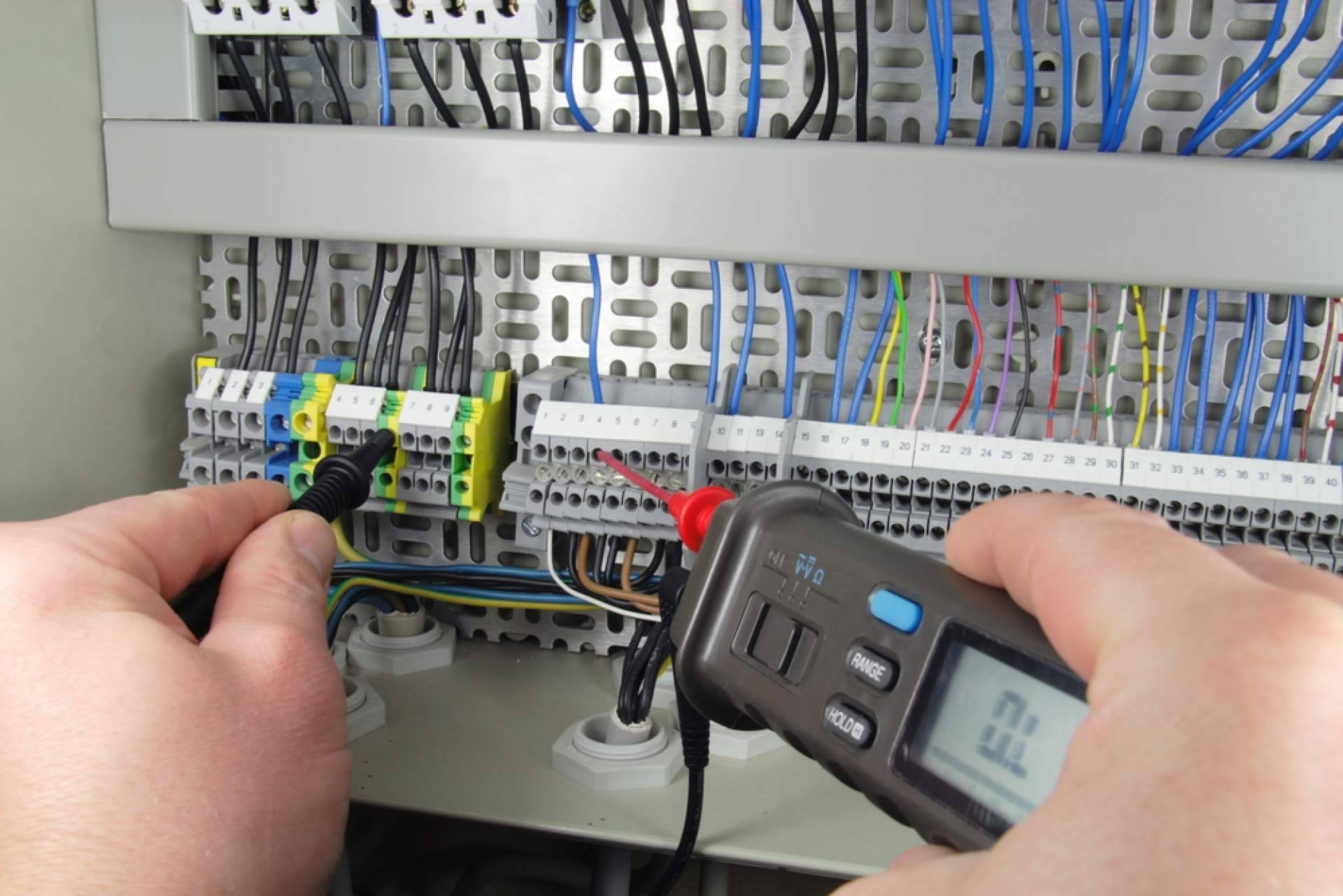 ¿Dónde encontrar un servicio de asesoría e instalación de cuadros eléctricos? Celéctricos