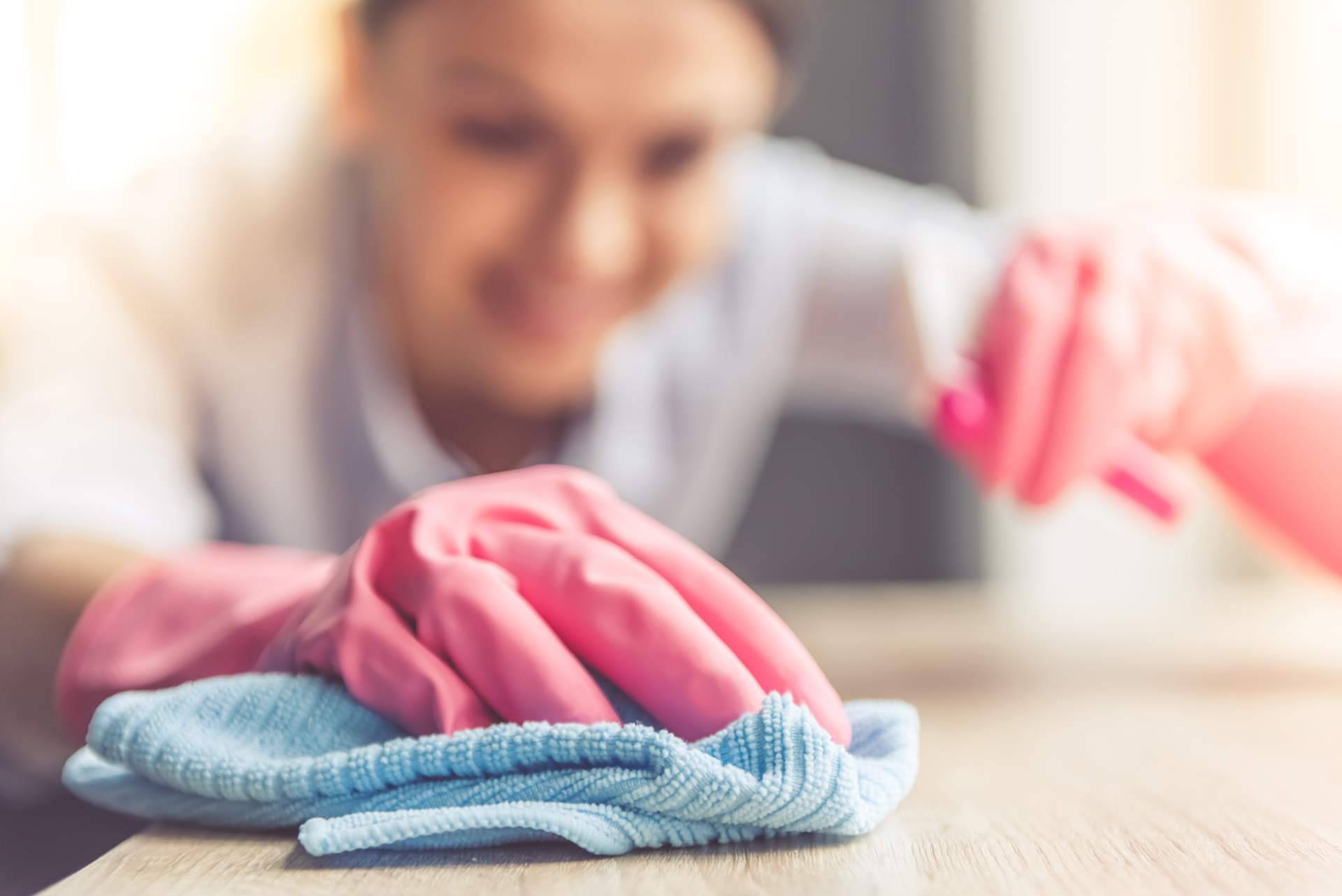 EcoCleans firma la sexta franquicia, la marca que ha revolucionado los servicios de limpieza aterriza en Valencia