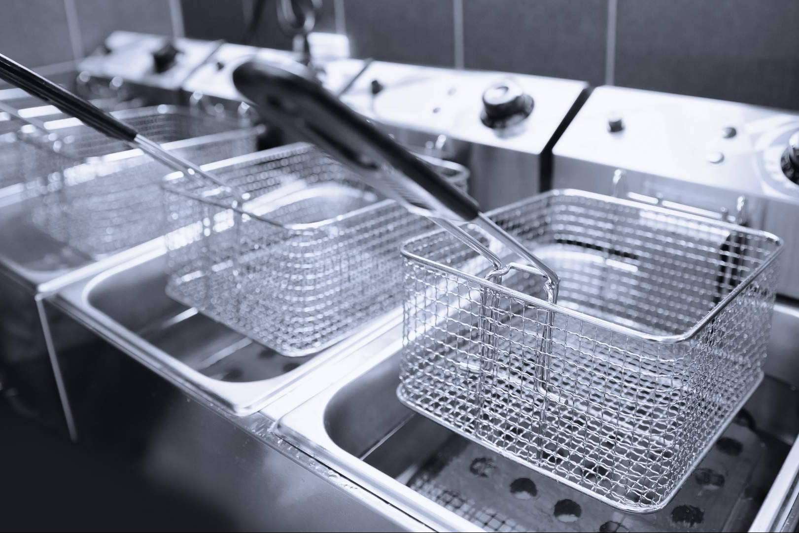 Auxihostelería brinda una guía de compra de freidoras industriales