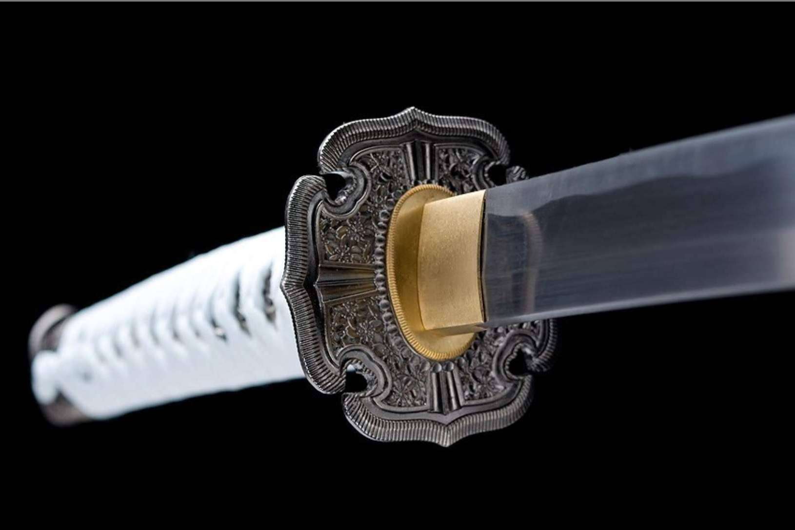 Adquirir modelos personalizados de katana es posible con Katanamart