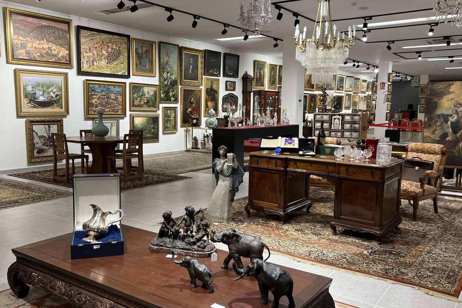 Subastas Darley permite explorar moda y joyería