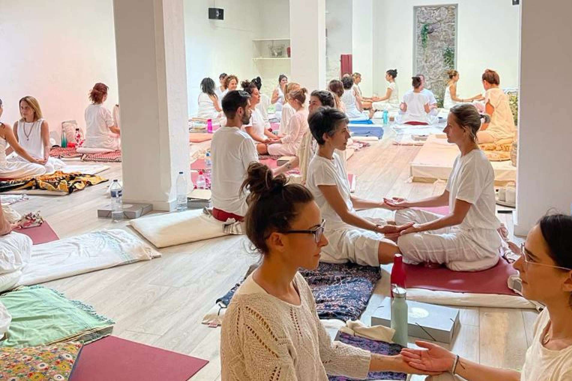 Blanc Yoga y su formación para profundizar en el kundalini yoga