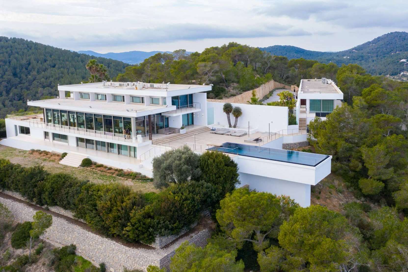 El destino predilecto de las vacaciones de los futbolistas, Amarante indica las últimas tendencias en villas de lujo en el Mar Mediterráneo
