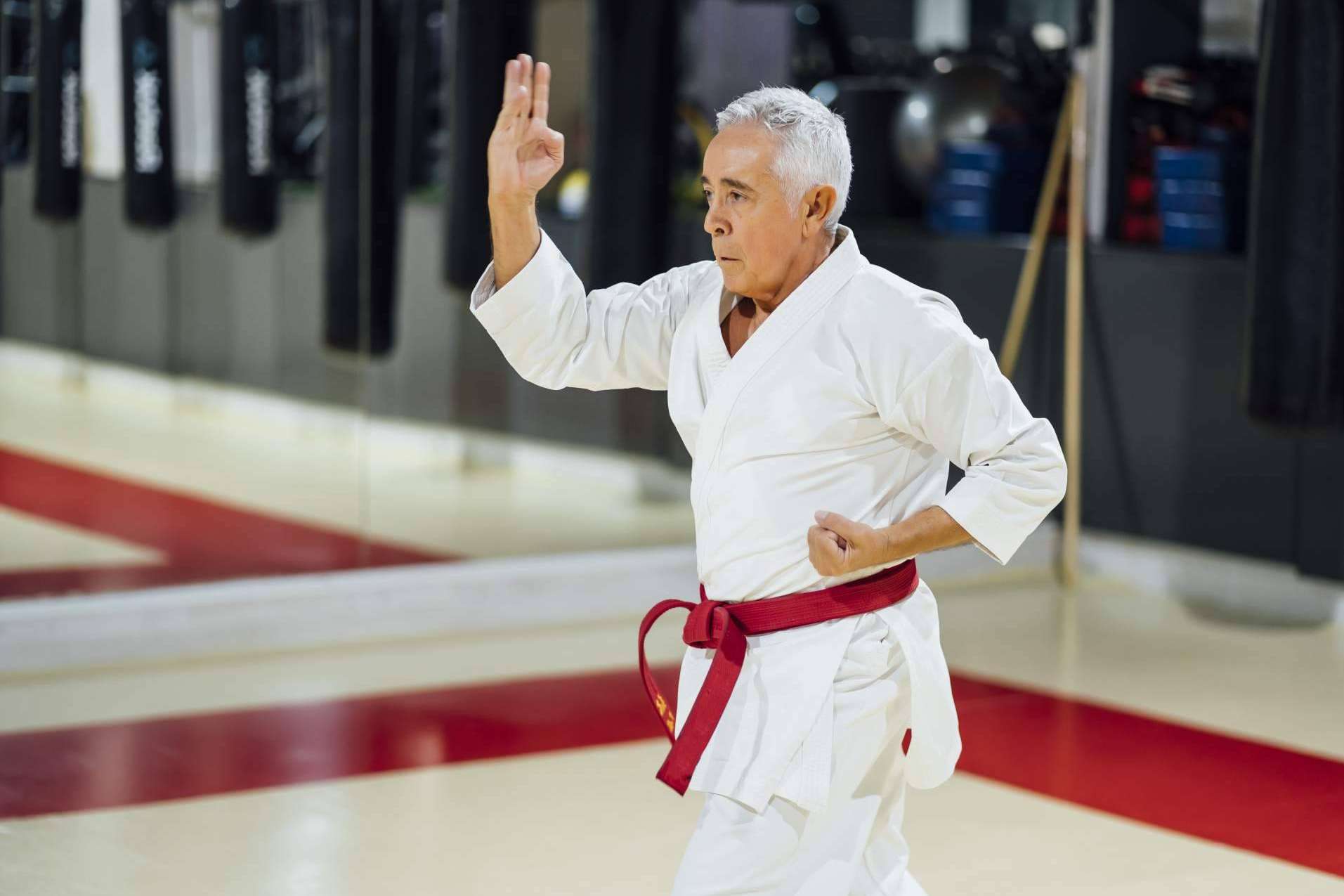 Artes marciales en Mabuni, gimnasio con piscina. Referente del karate en Madrid