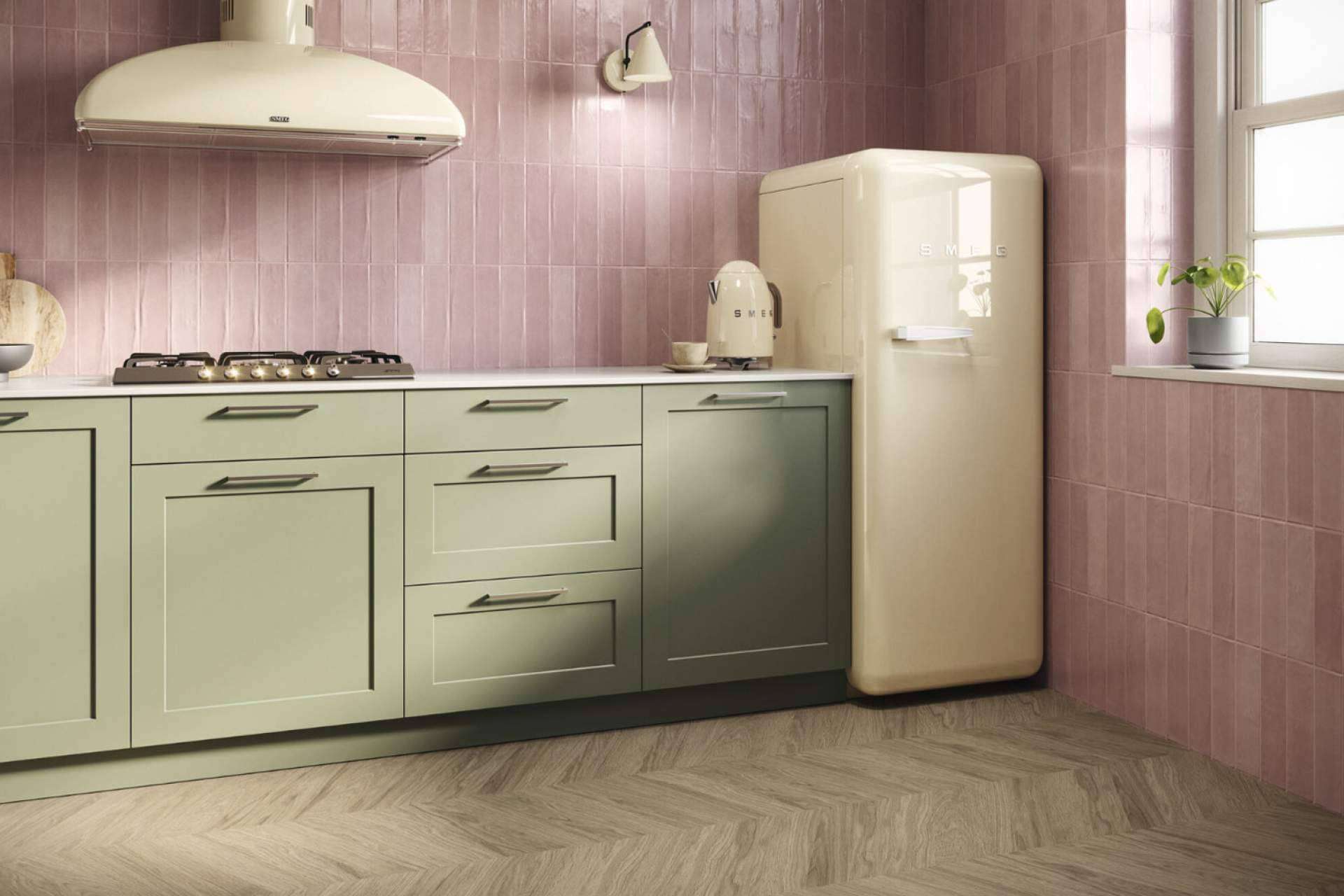 Atreverse a instalar azulejos rosas en cocinas y baños