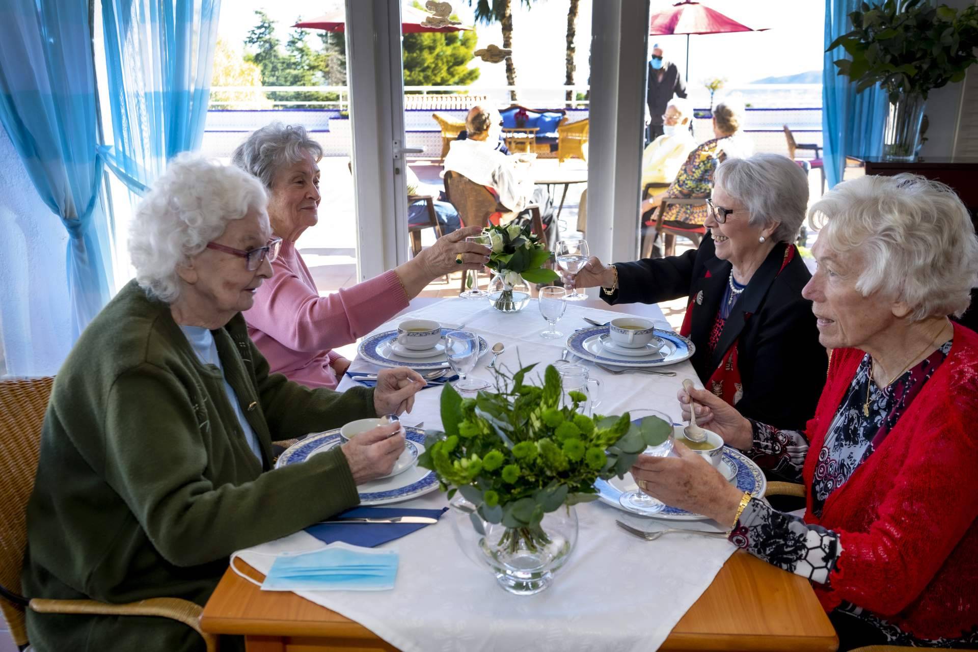 Estancias cortas o de temporadas largas con la Residencia Montebello Senior Living para estancias cortas o de temporadas largas