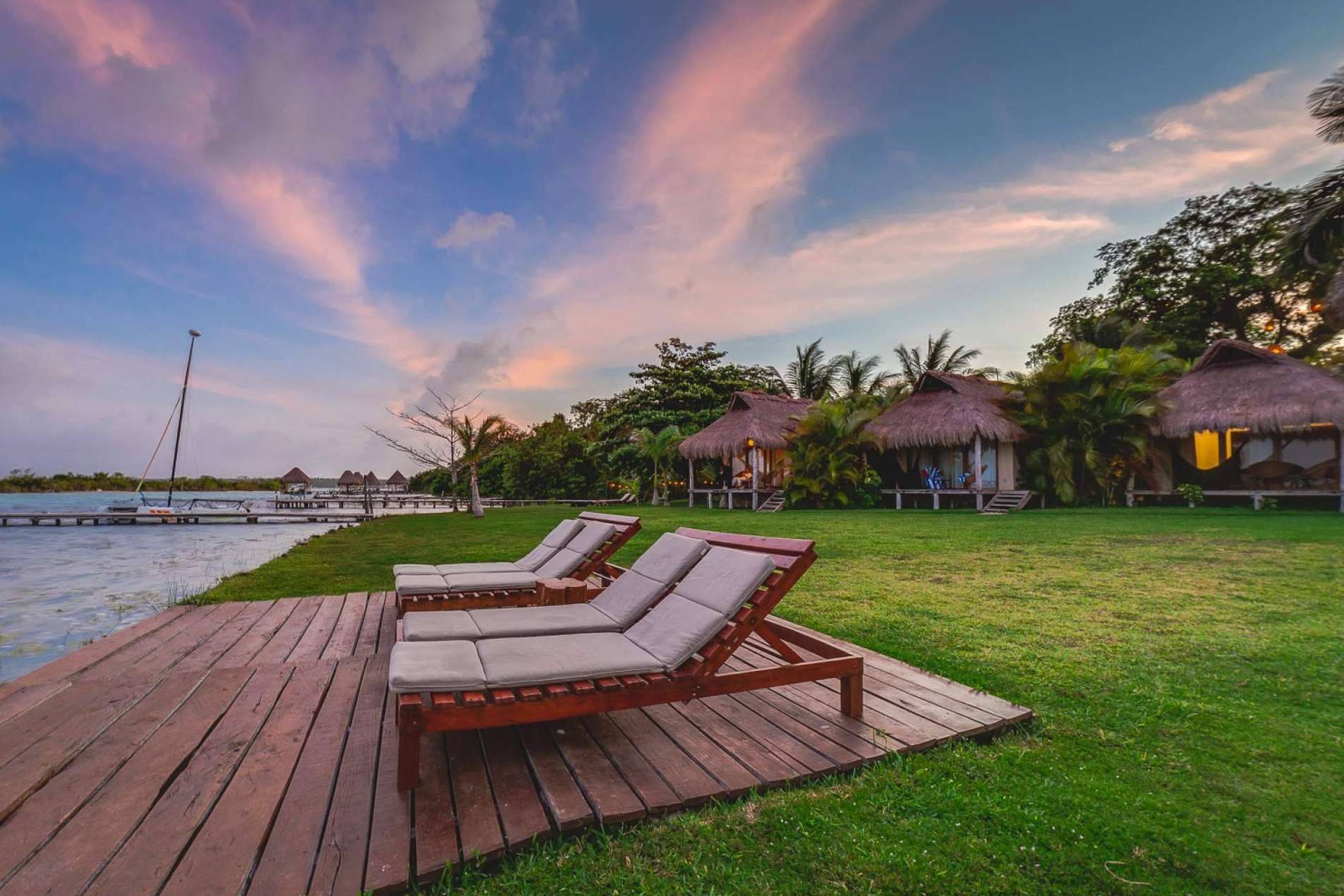 Impresionantes habitaciones inmersas en la naturaleza en el hotel en Bacalar CASABAKAL