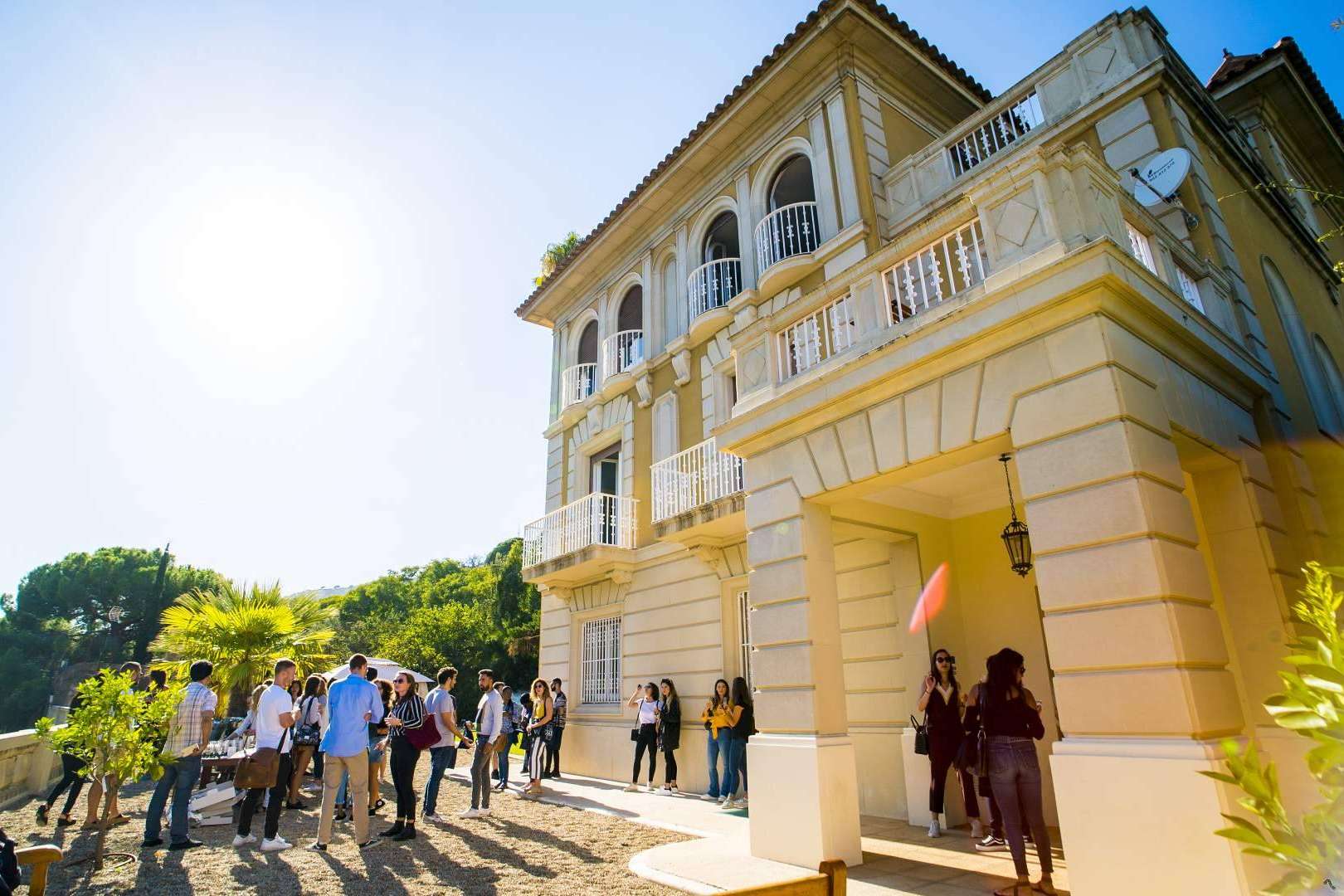 Escuela internacional de negocios ESEI, oportunidades y diversidad cultural