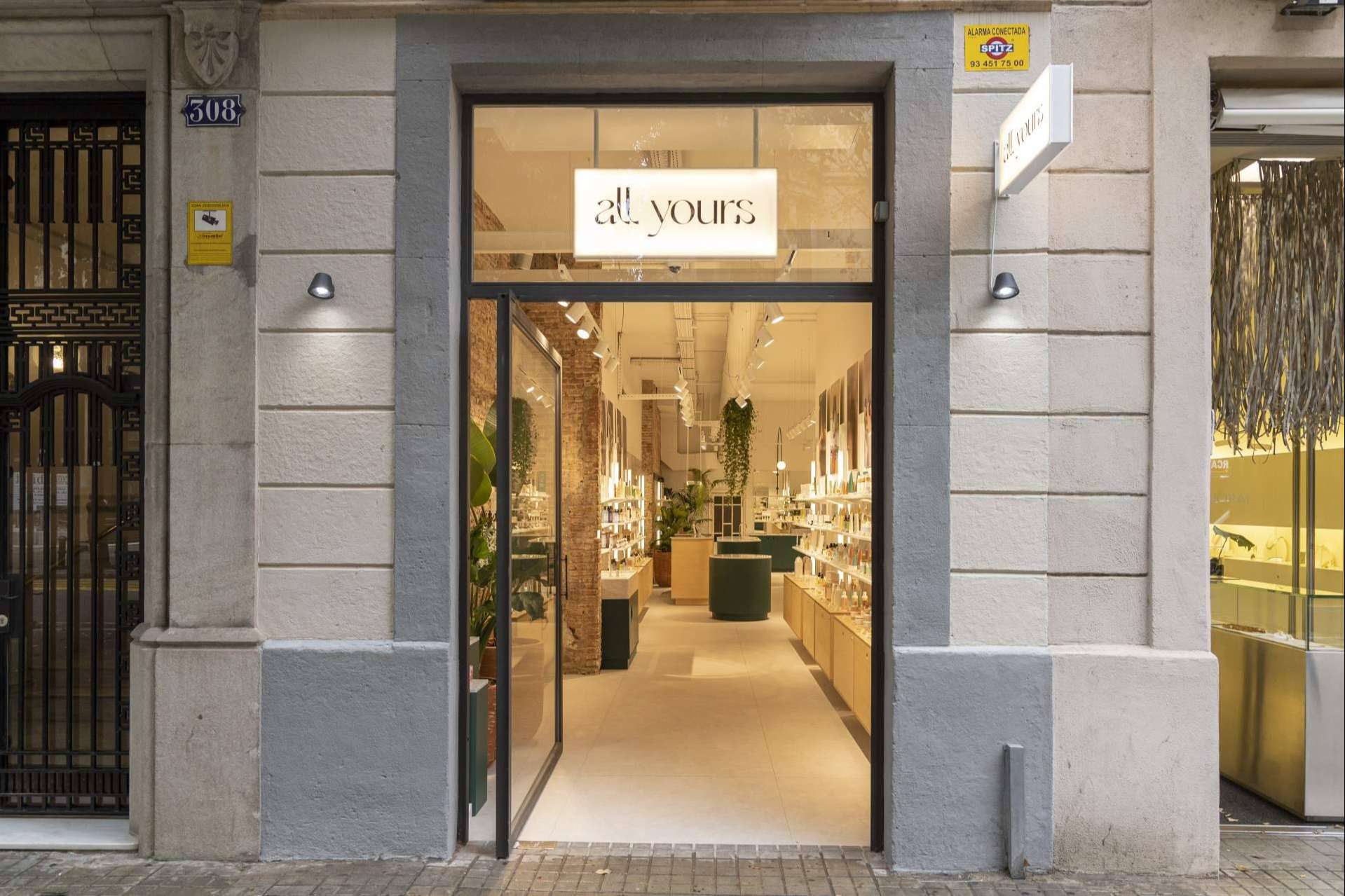 All Yours ofrece tratamientos faciales holísticos con productos naturales y fórmulas seguras en Barcelona