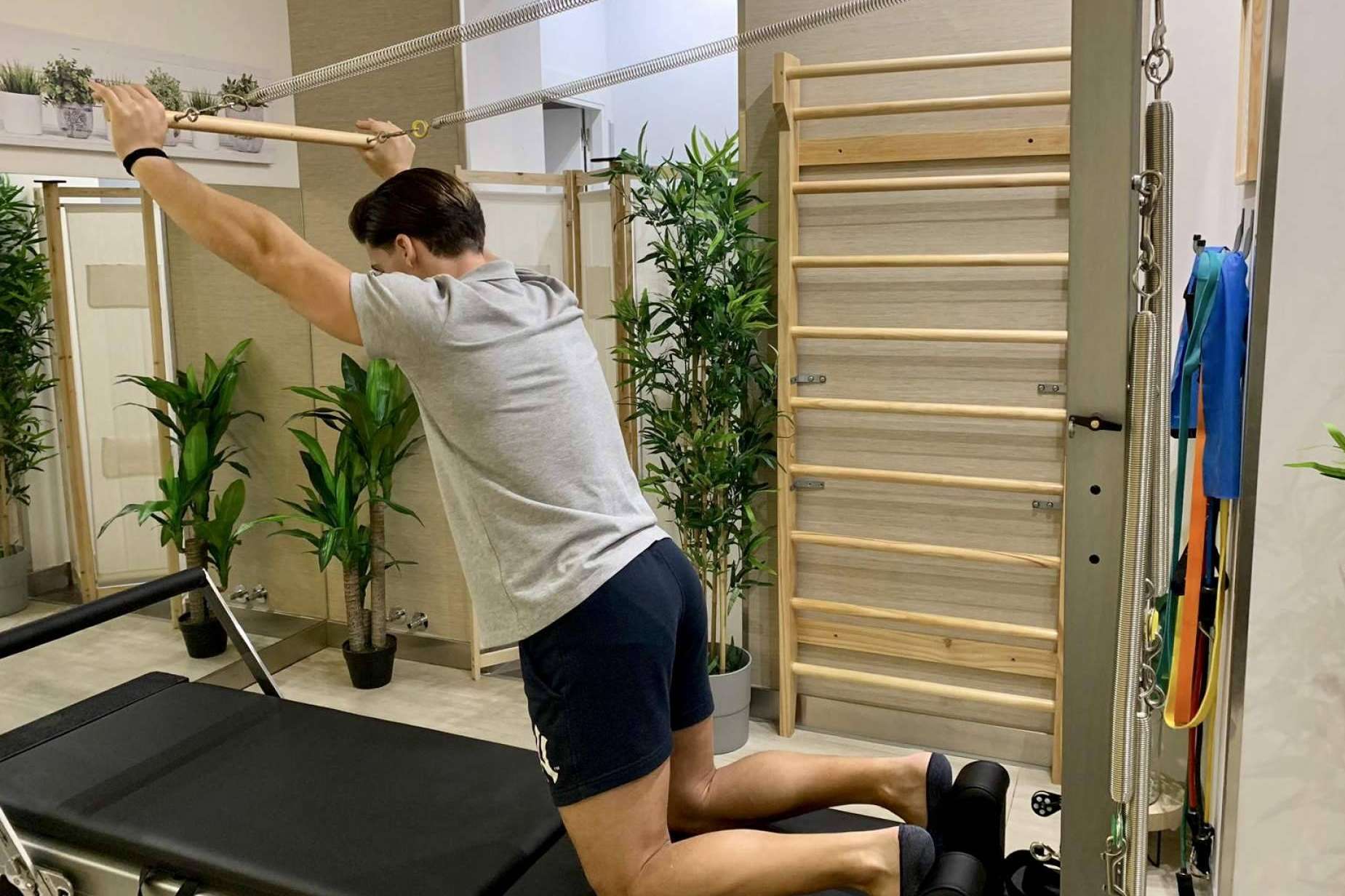 Practicar pilates con máquinas Madrid en Clínicas H3