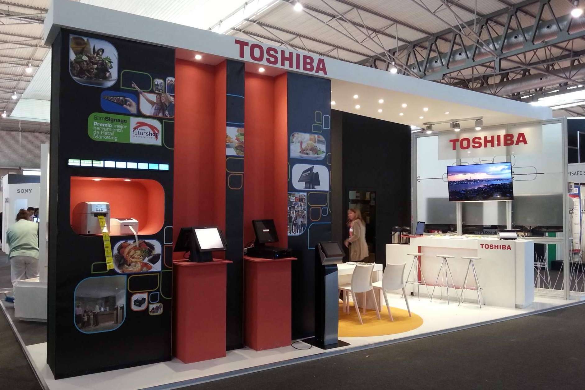 Diseño y fabricación de stands personalizados para marcas y empresas, con Connect2Enjoy