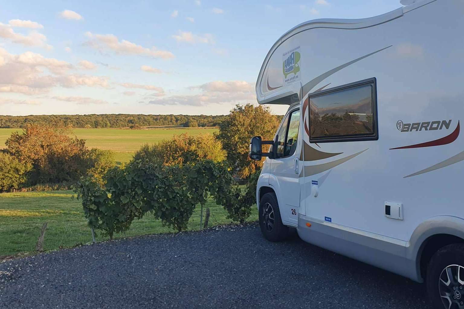 Viajar en autocaravana alquilada por toda España, con Amafi Caravaning