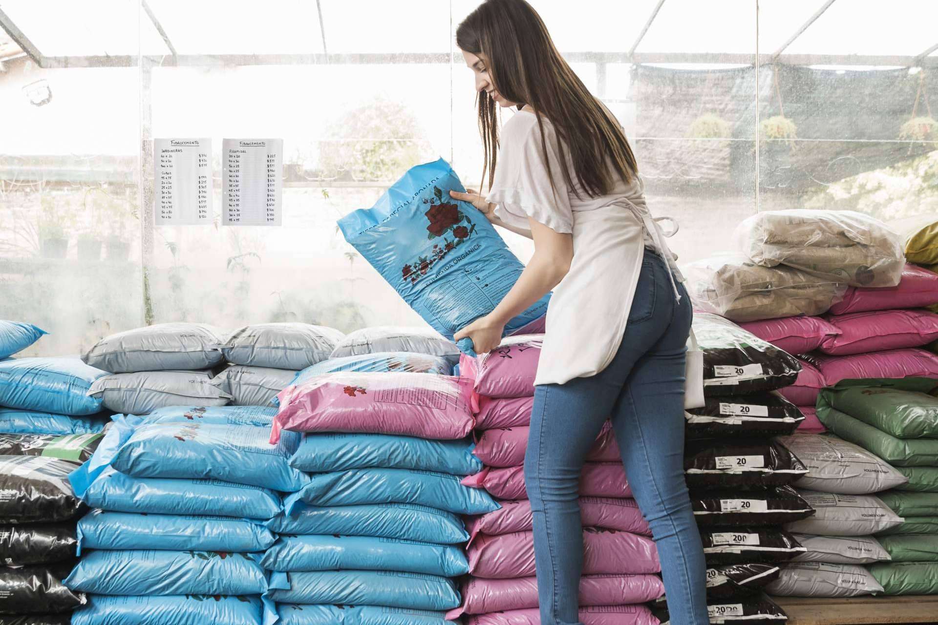 El uso de sacos de rafia en agricultura y ganadería y sus principales ventajas