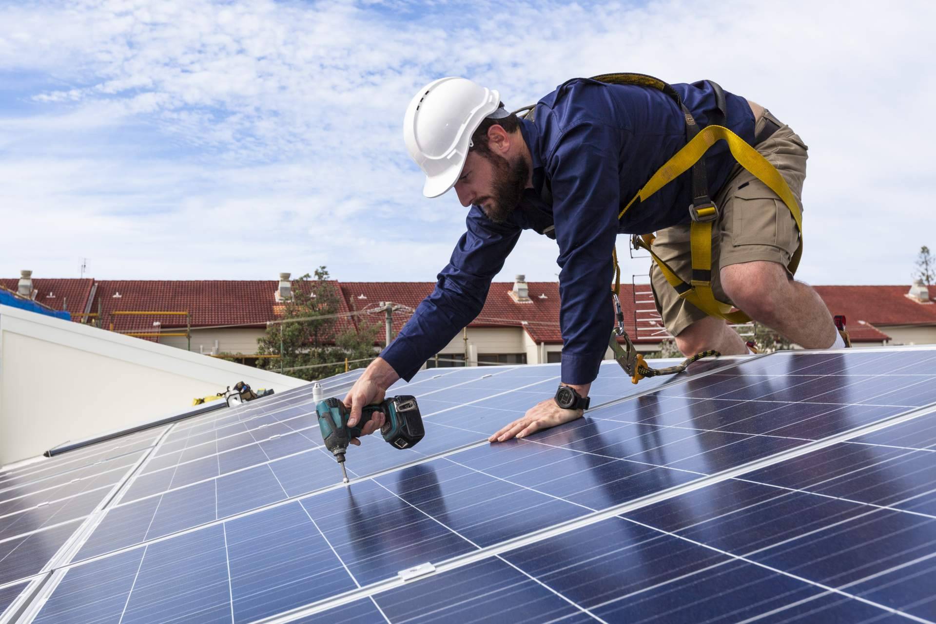 Aprovechar el poder del sol para un futuro sostenible. Instalación de paneles solares con Factorenergía