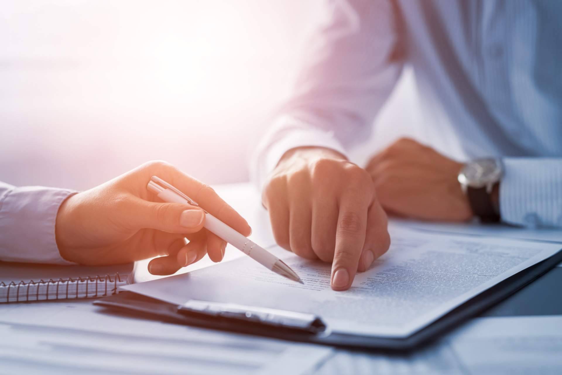 ¿Cómo ayuda la norma ISO 45001 a cumplir con la ley de Seguridad y Salud en el Trabajo?