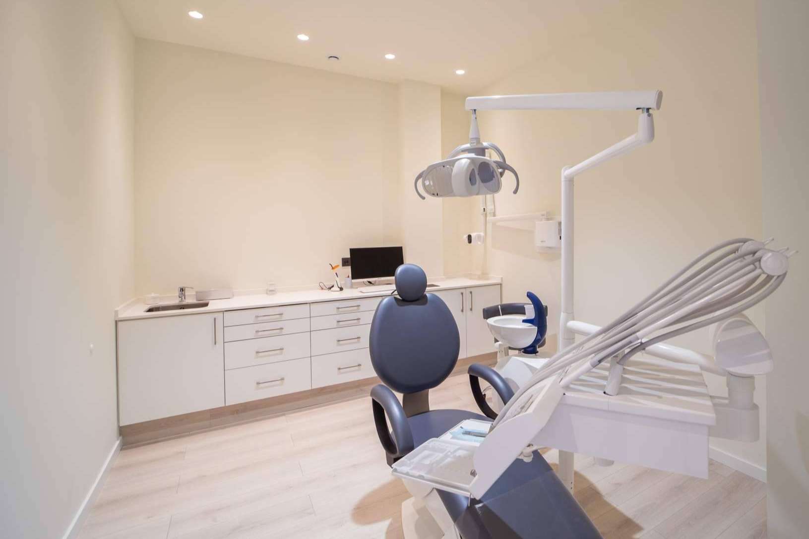 La importancia de elegir implantes dentales de calidad