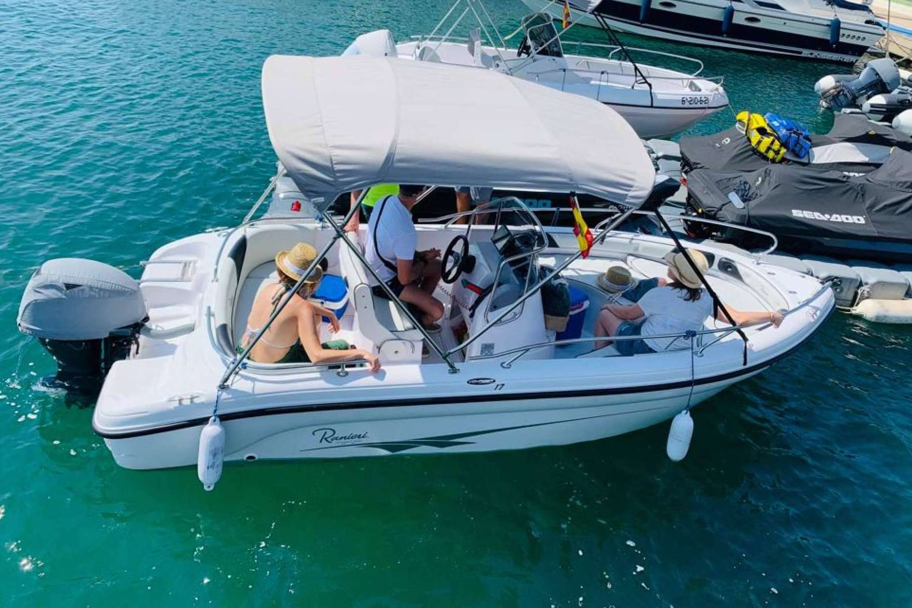 Kalima Charter disponen de alquiler barco sin licencia