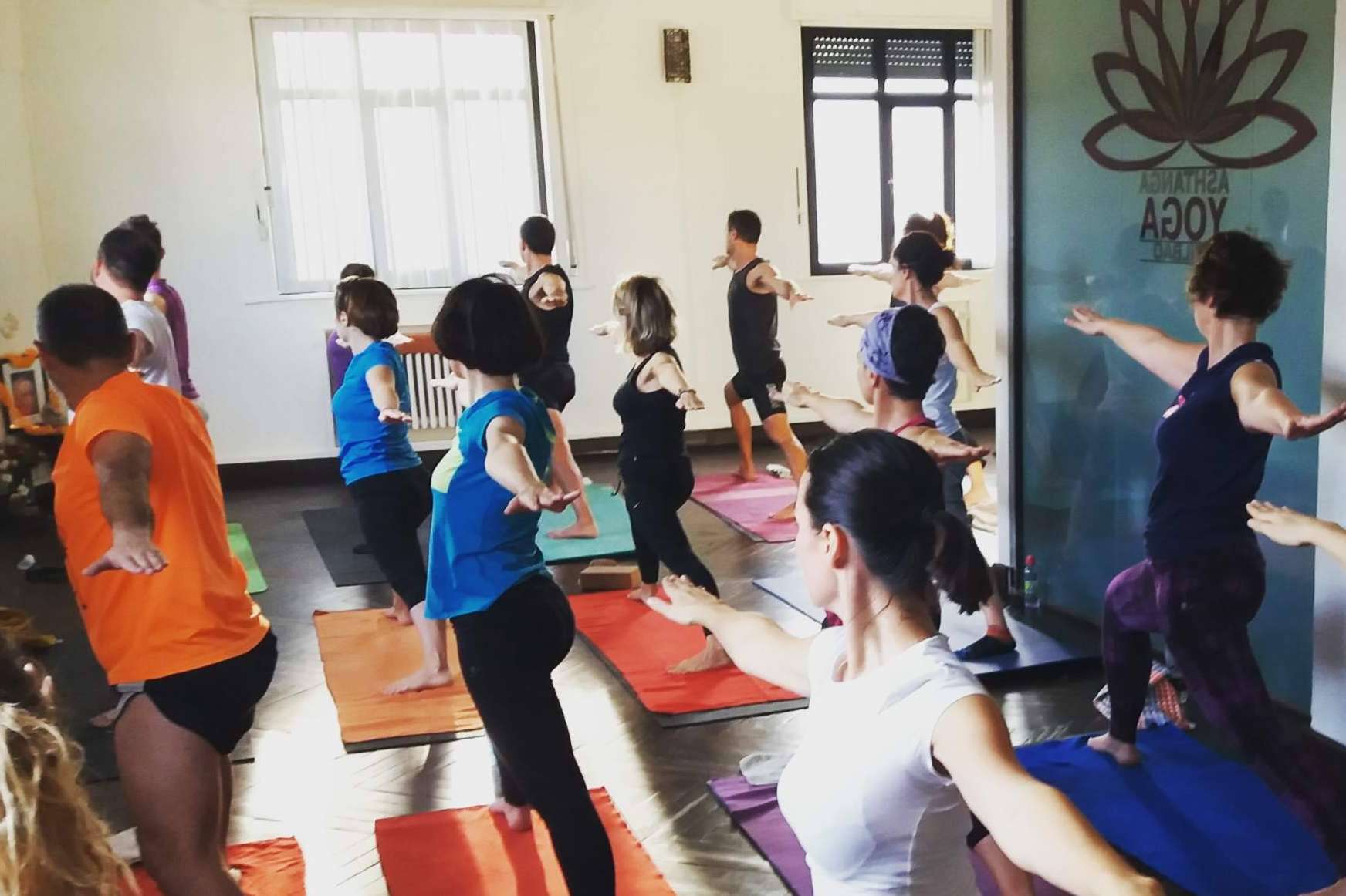 Una escuela de yoga en Bilbao promueve la enseñanza personalizada