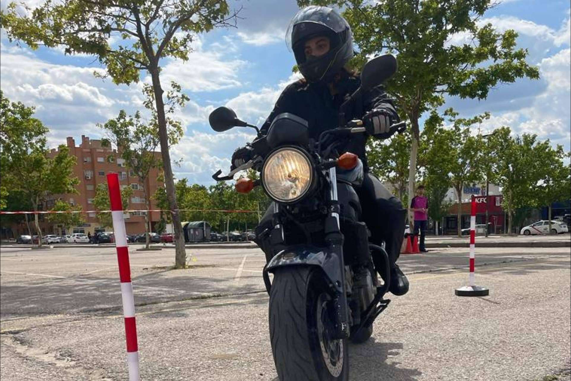 Requisitos para la obtención del permiso de moto A, con Autoescuela Lucex