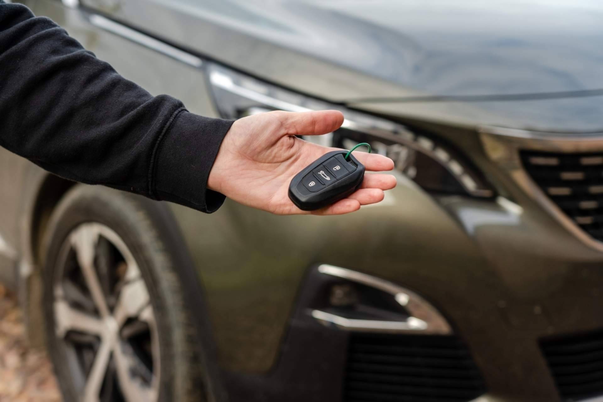 EGINER recalca la importancia de tener dos juegos de llaves del coche antes de irse de vacaciones