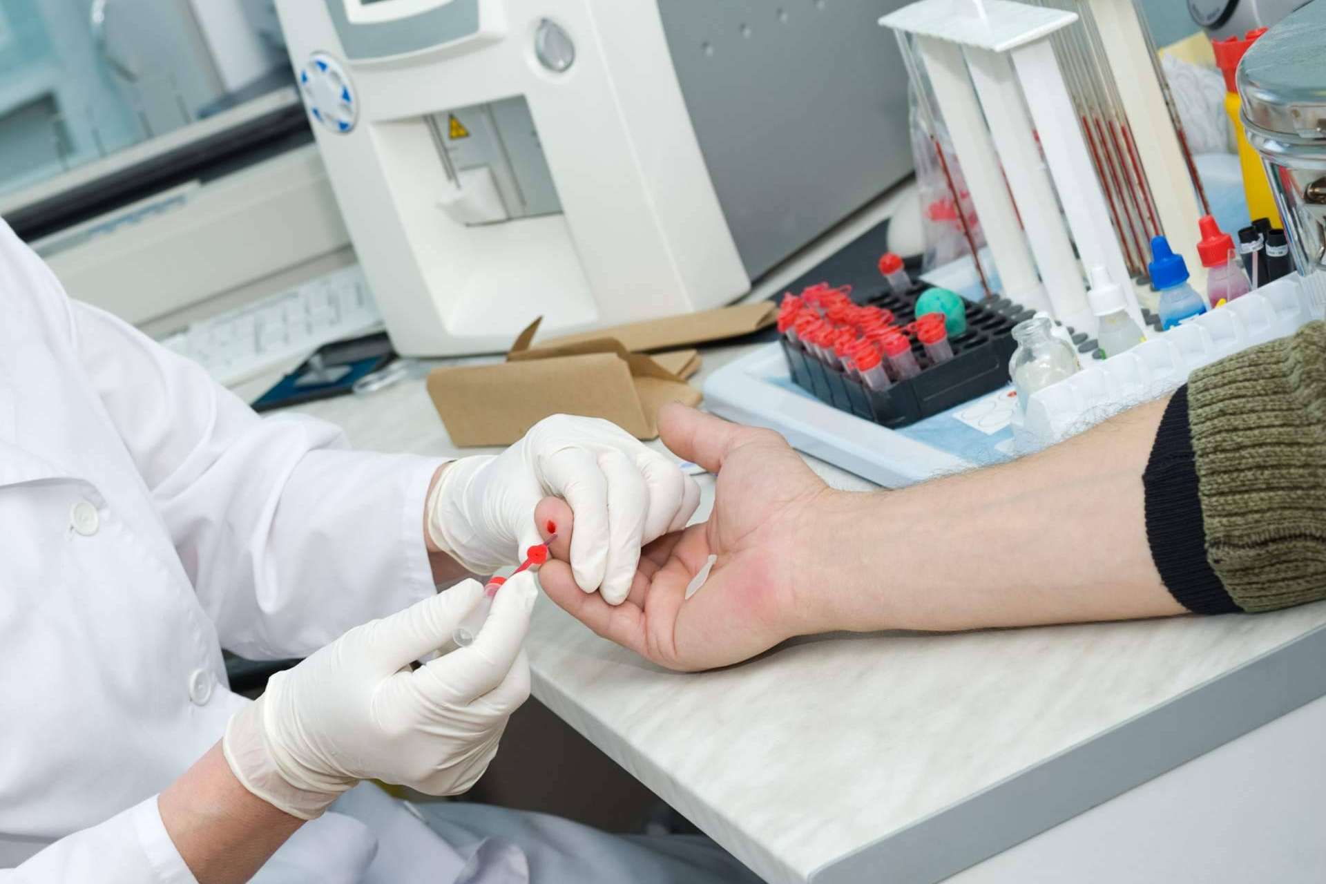 ¿Cómo ayuda un análisis celular a los pacientes de cáncer?