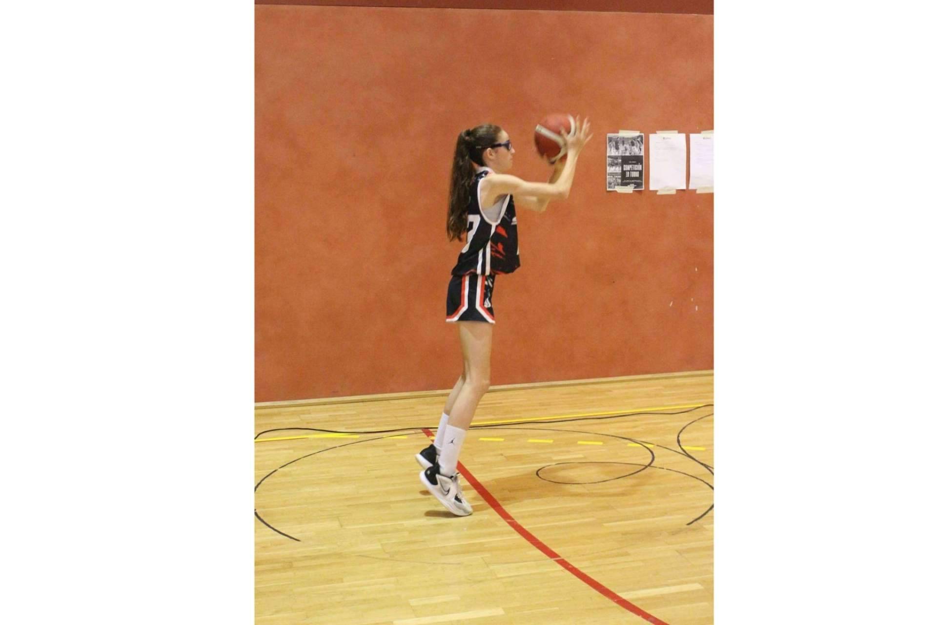 ITW Sport ayuda a mejorar el lanzamiento en el baloncesto con una máquina de tiro