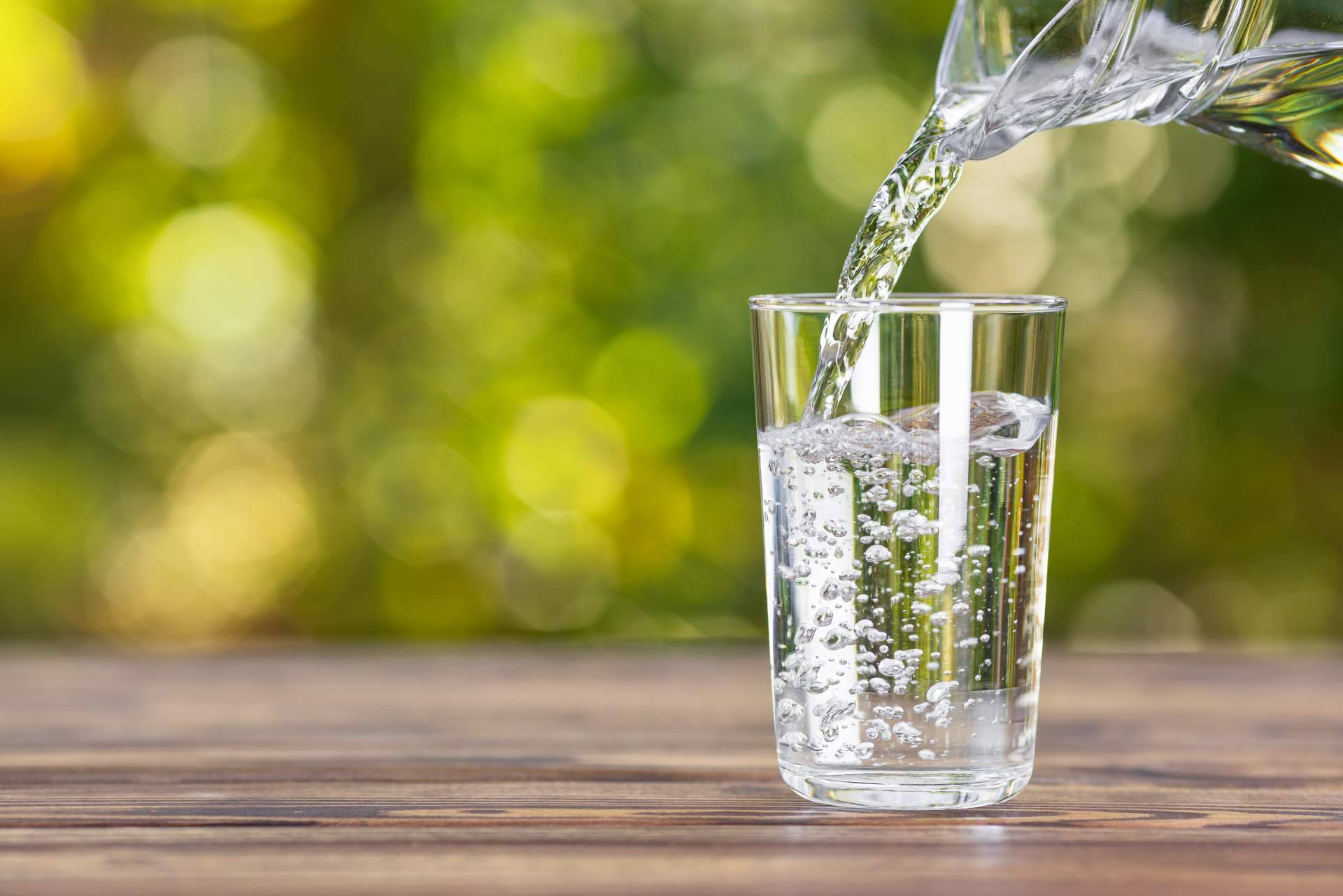 ¿Cómo ayuda el agua descalcificada a las pieles atópicas?