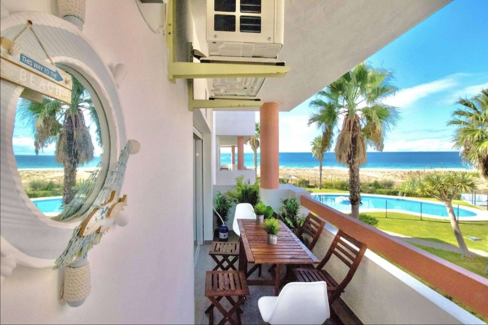 En Zahara de los Atunes, uno de los mejores alojamientos es Apartasuites Royal Zahara