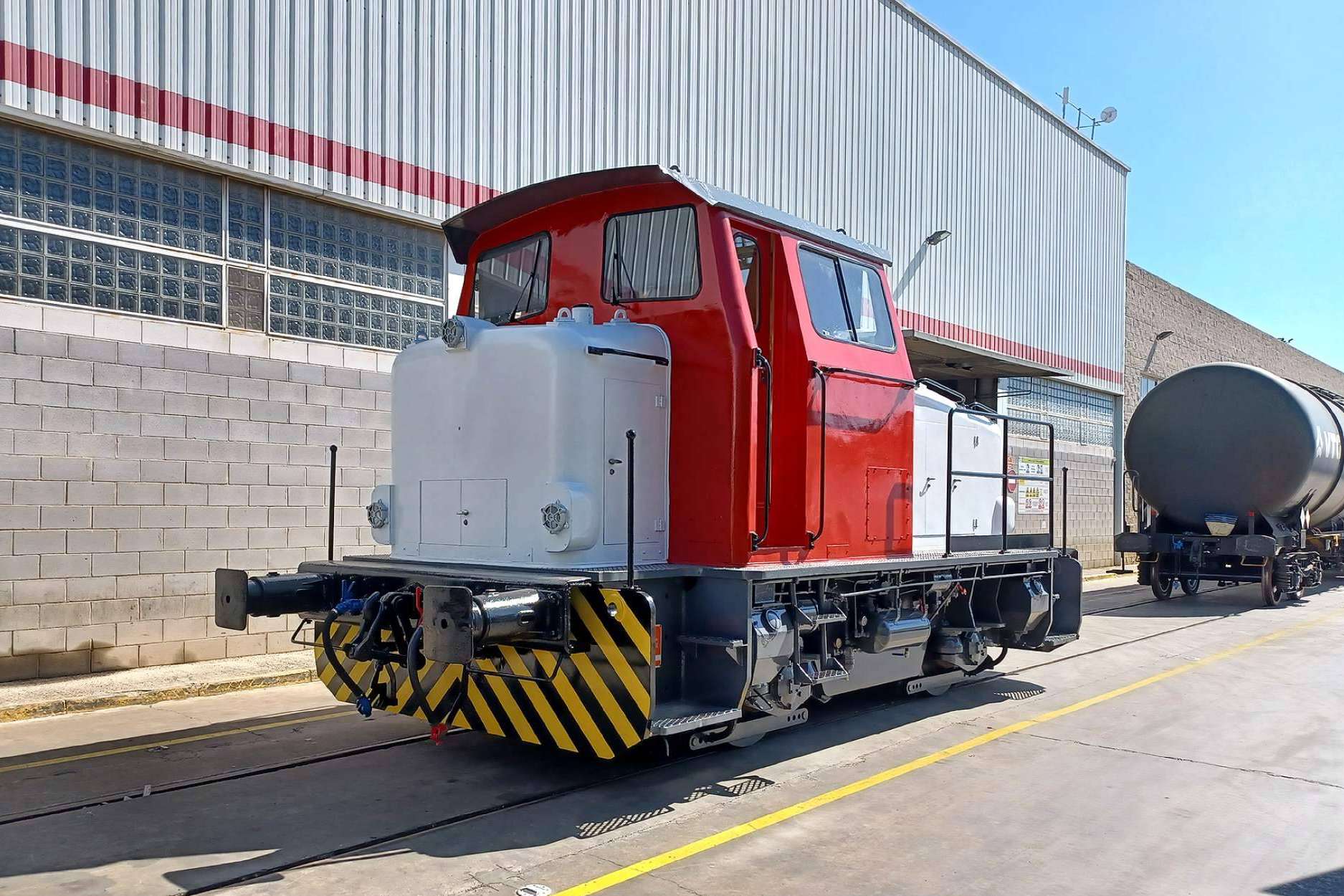 Una histórica locomotora de REPSOL, restaurada por la Fundación del Patrimonio Ferroviario