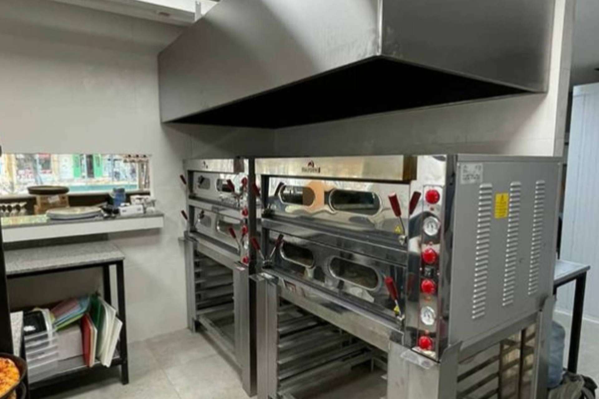 Campanas industriales para ventilación eficiente en gastronomía con Grupo Industrial