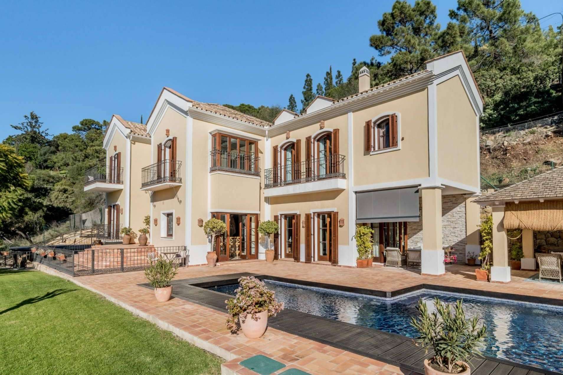 Zeuthen & Company dispone de un catálogo de luxury villas en Marbella