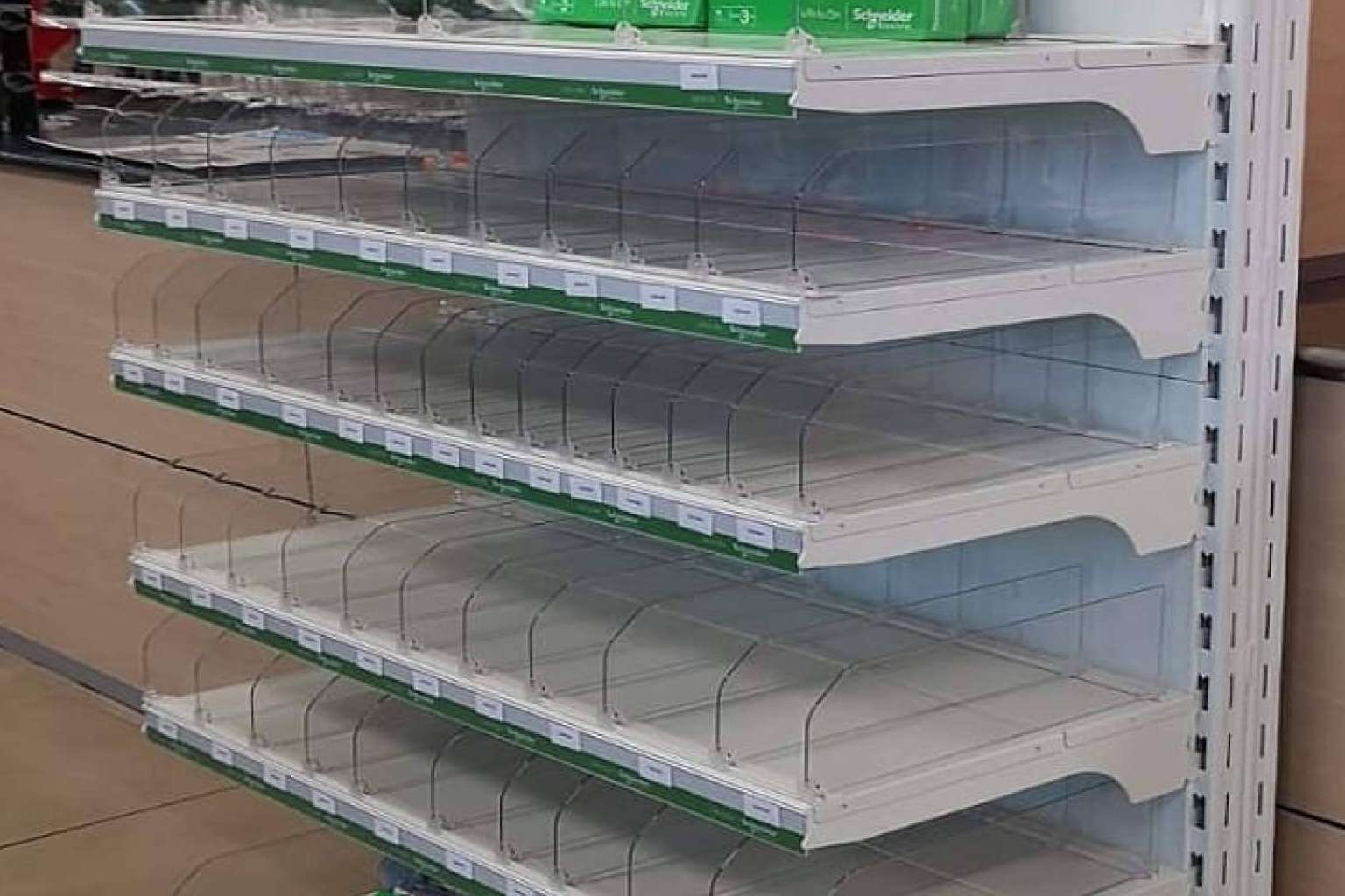 Expositores metálicos para todo tipo de comercios, en el catálogo de Equipotutienda