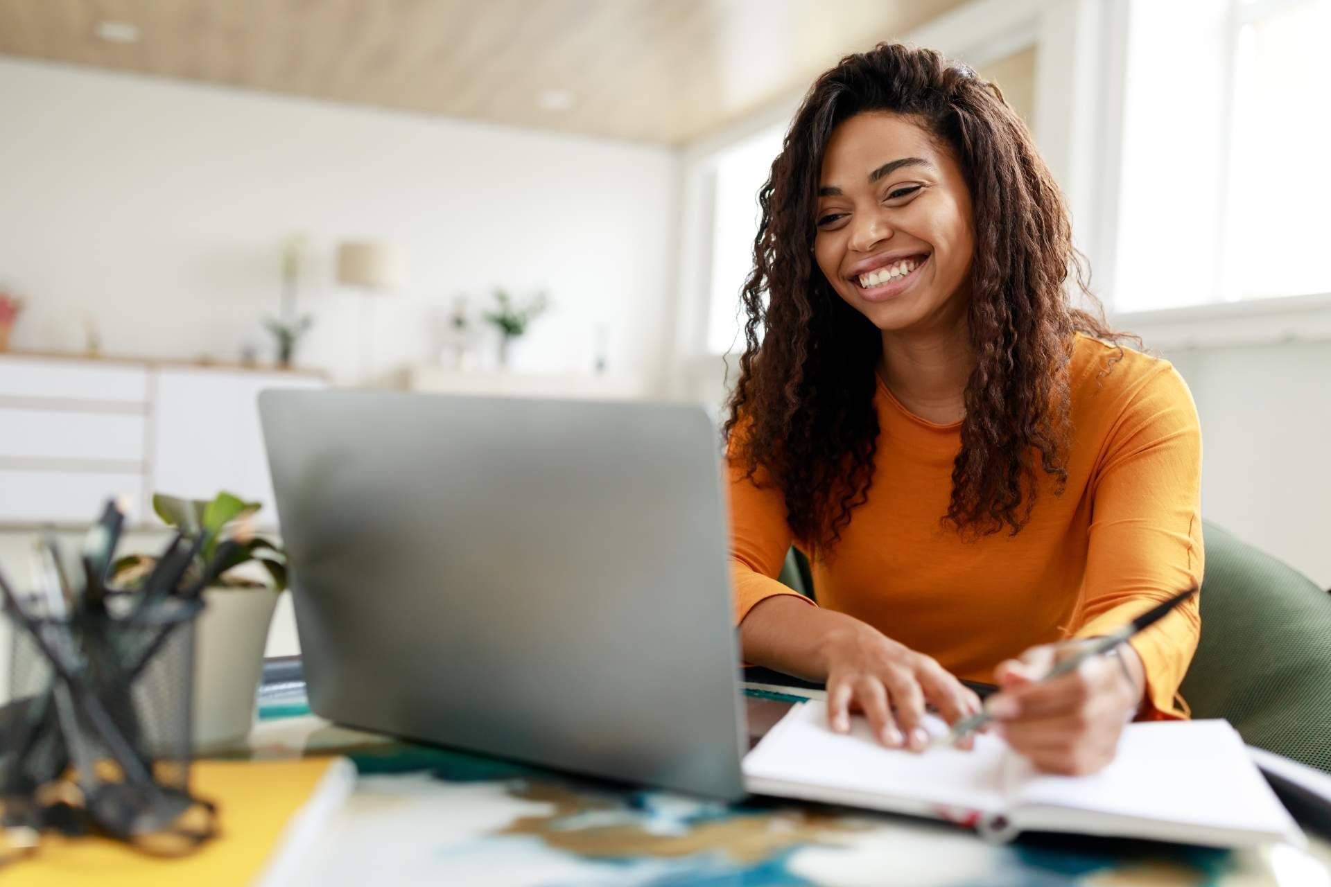 Servicio de realización de trabajos universitarios, con ApruebaTodo