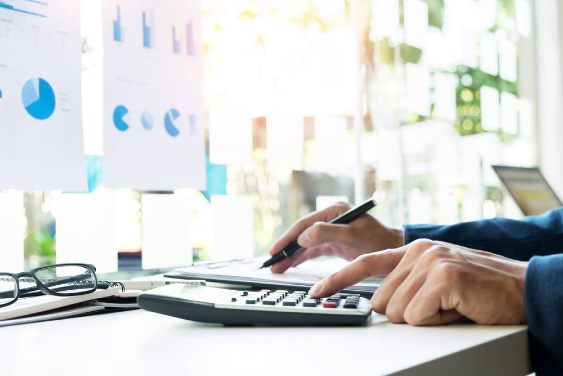 Cumplir de forma eficiente en la declaración de la renta con el servicio de asesoría de Ceesa