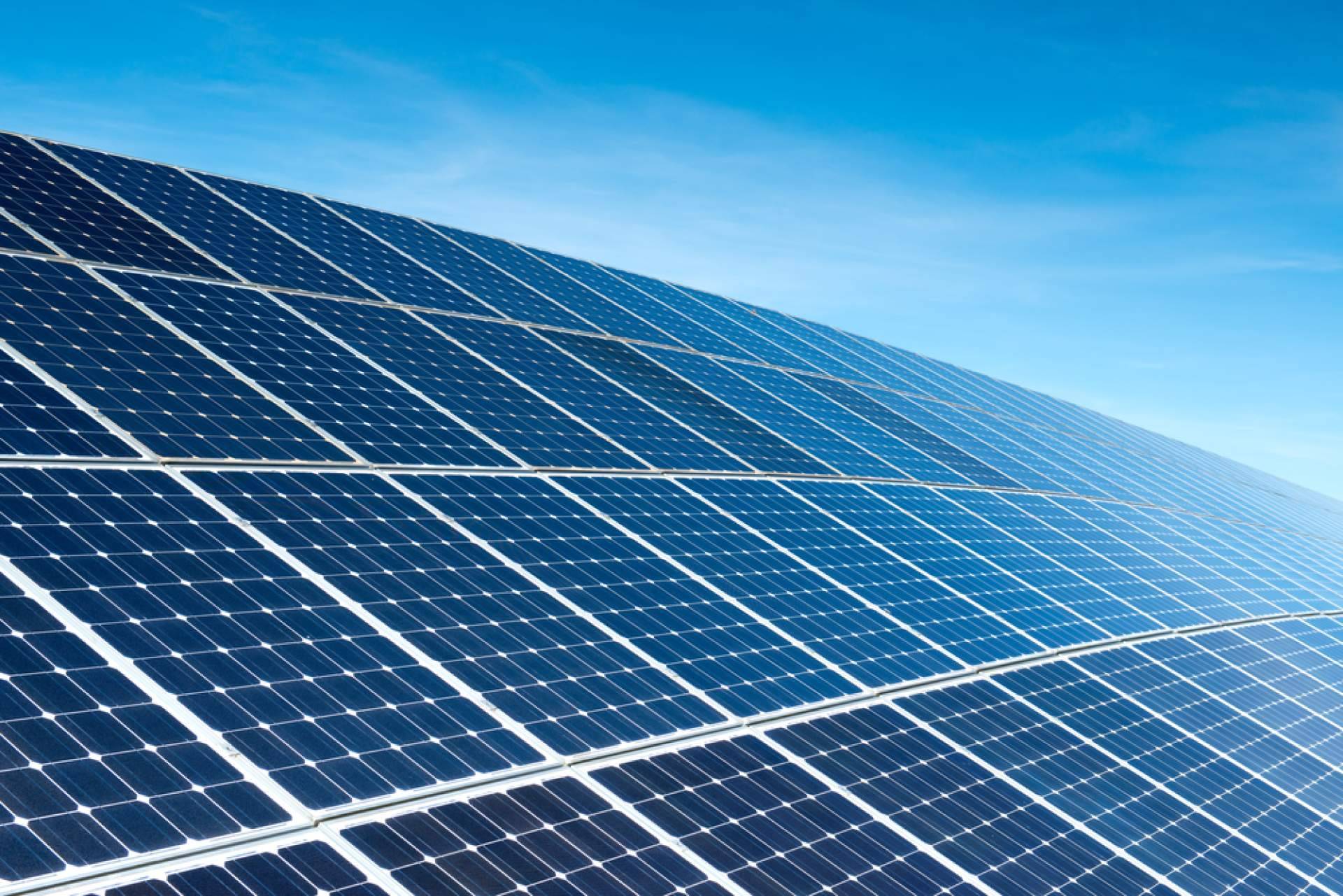 Generación de energía solar para autoconsumo con la instalación fotovoltaica de Silithium