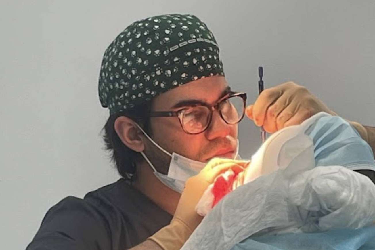 El doctor Jesús Mora y Capilar Innovation Clinic ofrece el tratamiento de microinjerto FUE zafiro para hombres y mujeres