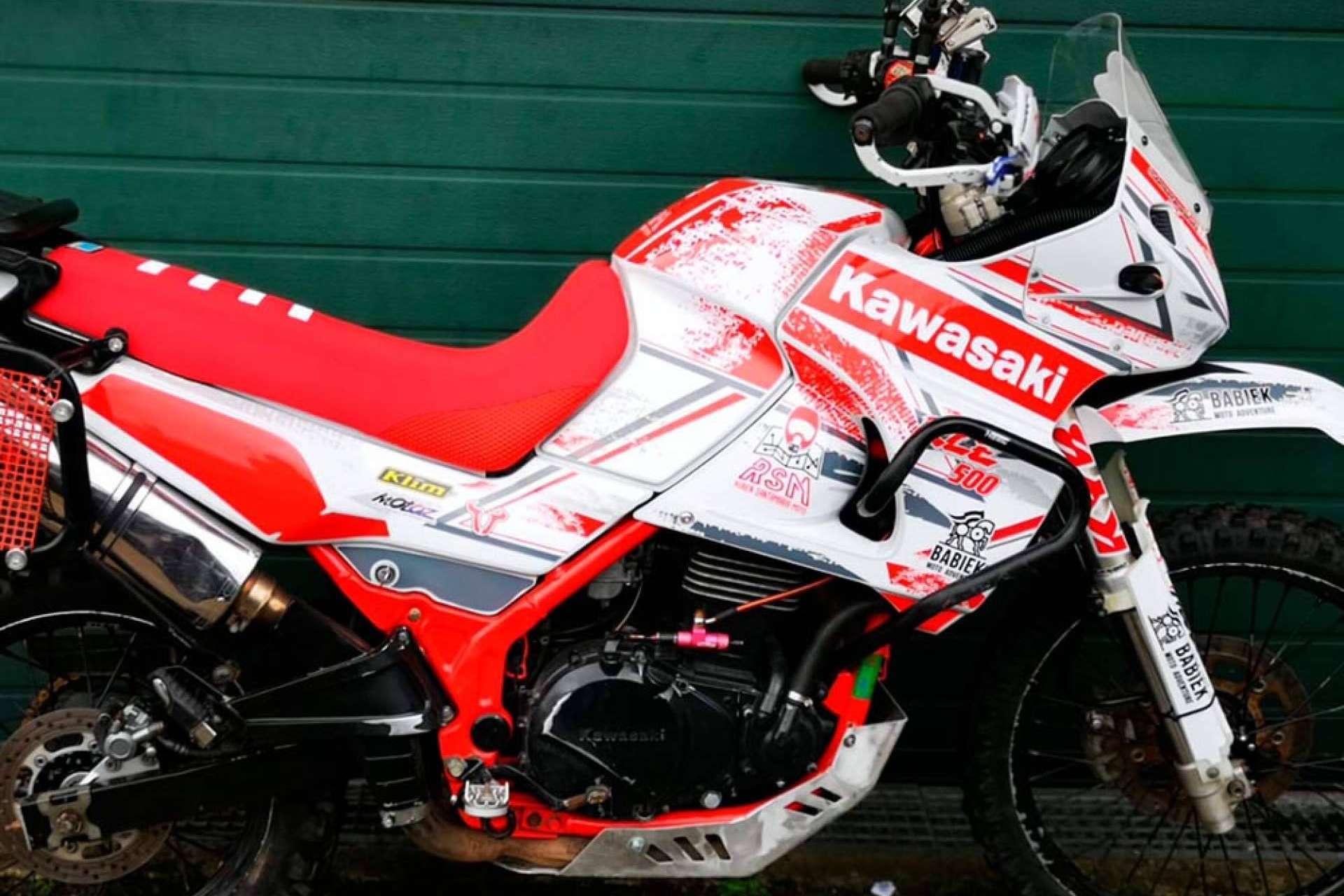 Personalización de adhesivos para motos de la mano de ADHESIVOSEMBARRADOS