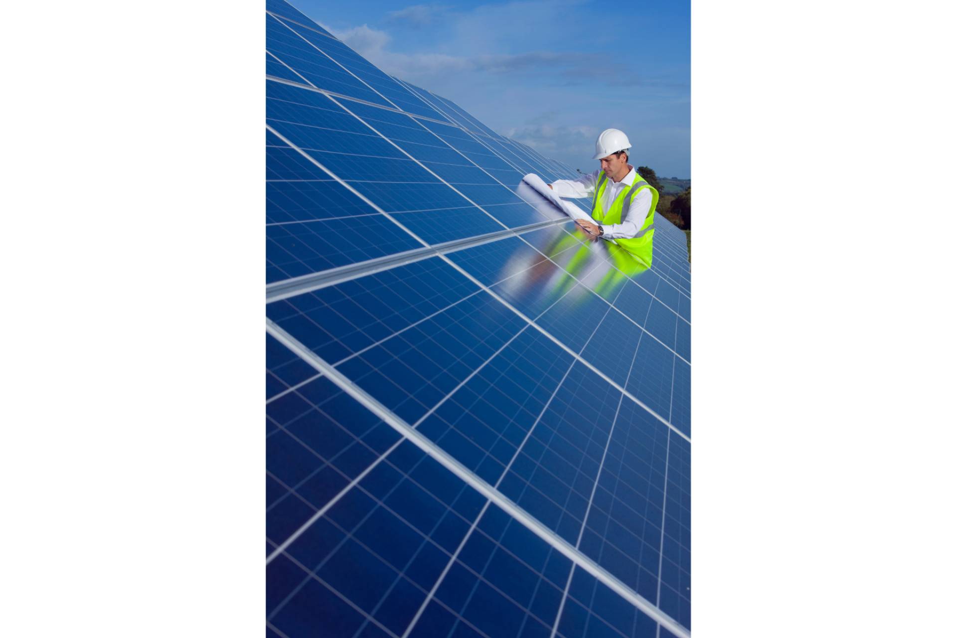 Made In Málaga y PESYR I+D, cuenta con profesionales expertos en fotovoltaica y ahorro de energía