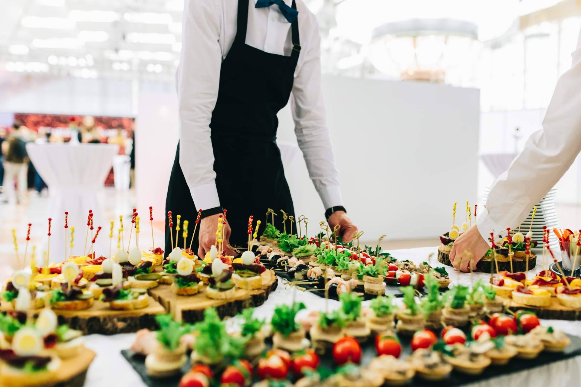 Tendencias culinarias 2023; descubrir qué se lleva en catering para eventos en Madrid