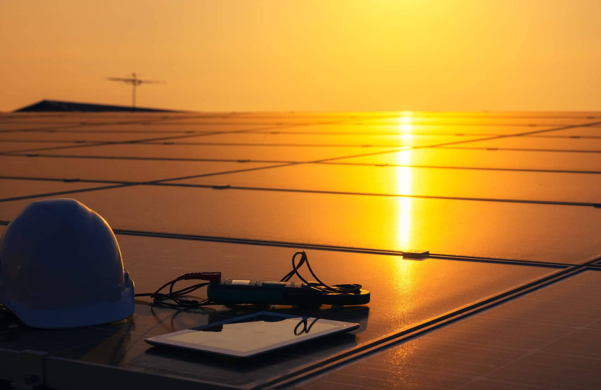 Acierta Eficiencia, firma experta en la instalación de placas fotovoltaicas para empresas y hogares