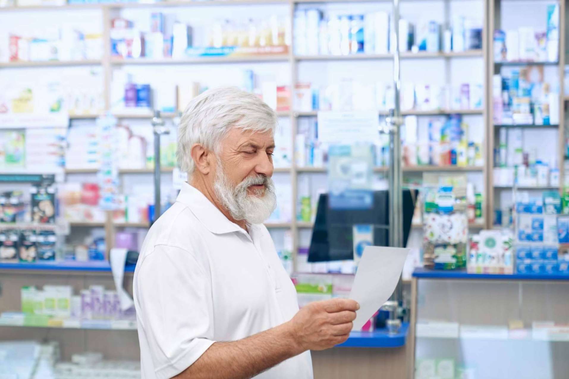 Confiafarma detalla los factores clave que influyen en la compra de una farmacia