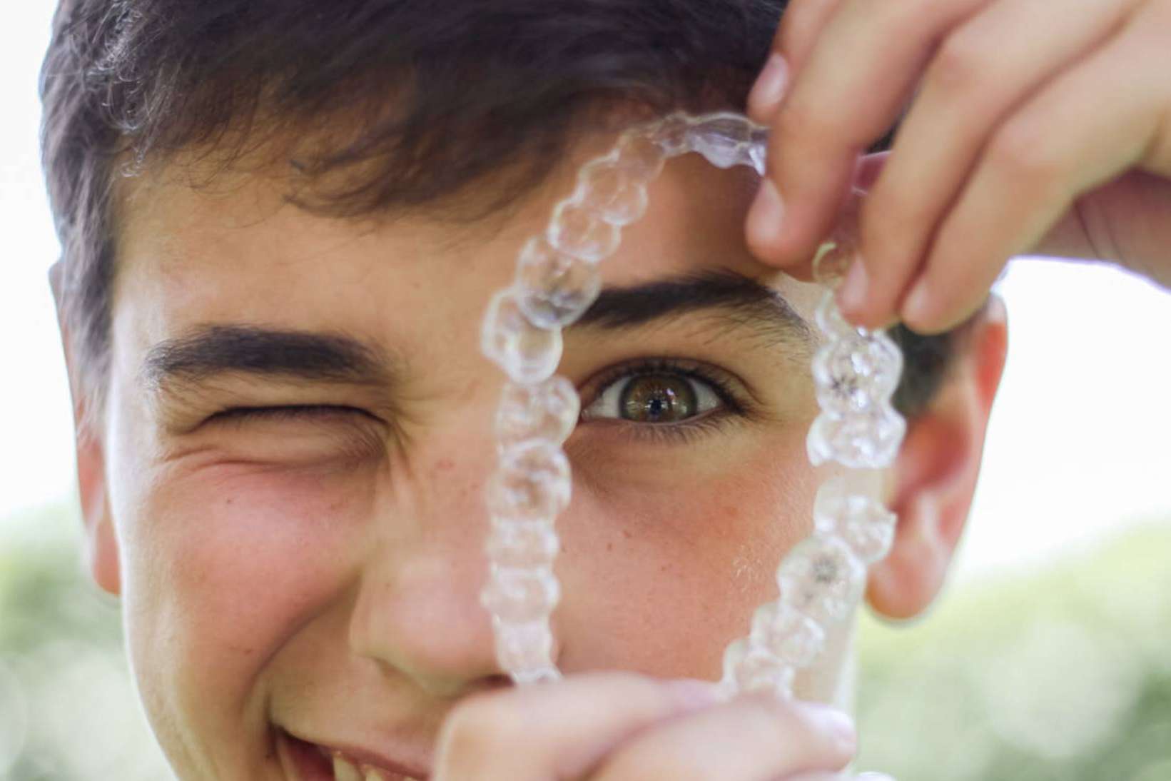 Ortodoncia invisible para adolescentes sin brackets, una técnica profesional abalada por la experiencia de la Dra. Cristina Viyuela