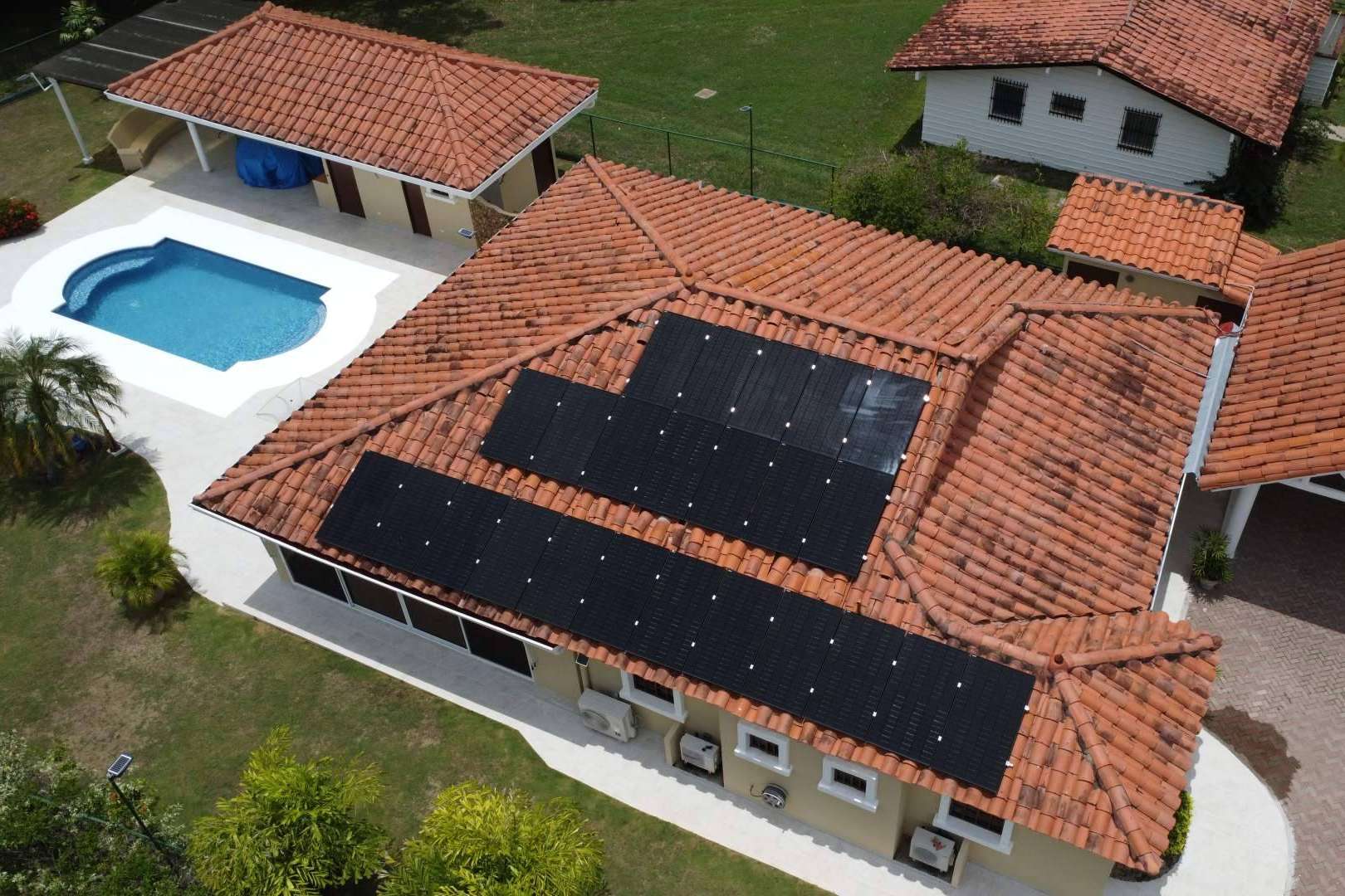 Productos de energía solar fotovoltaica de La Casa de las Baterías en Panamá