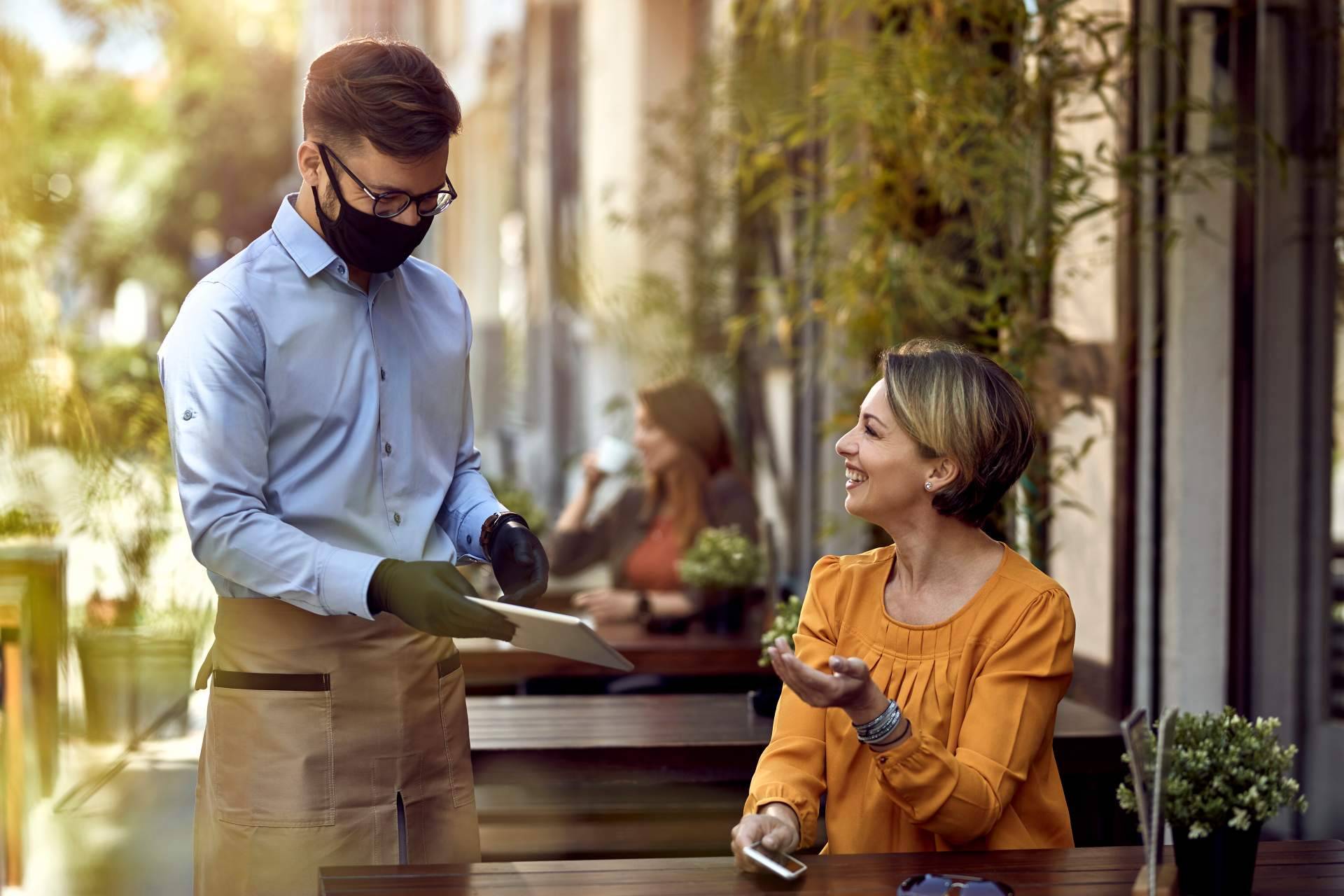 Beneficios de usar menú digital en los bares y restaurantes