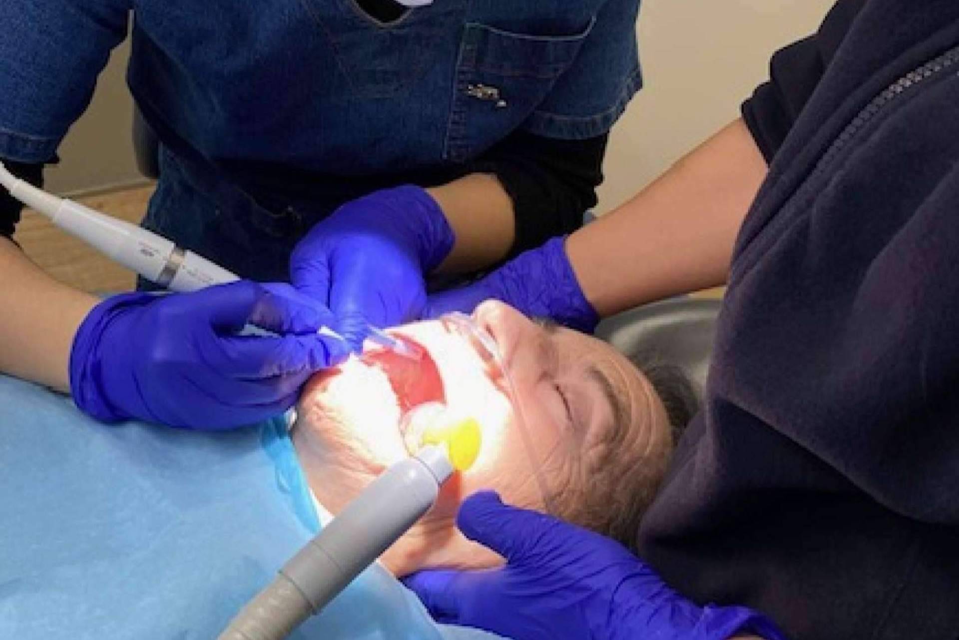 Clínica Dental Darío Ulman ofrece servicios de dentistas de urgencias en Madrid