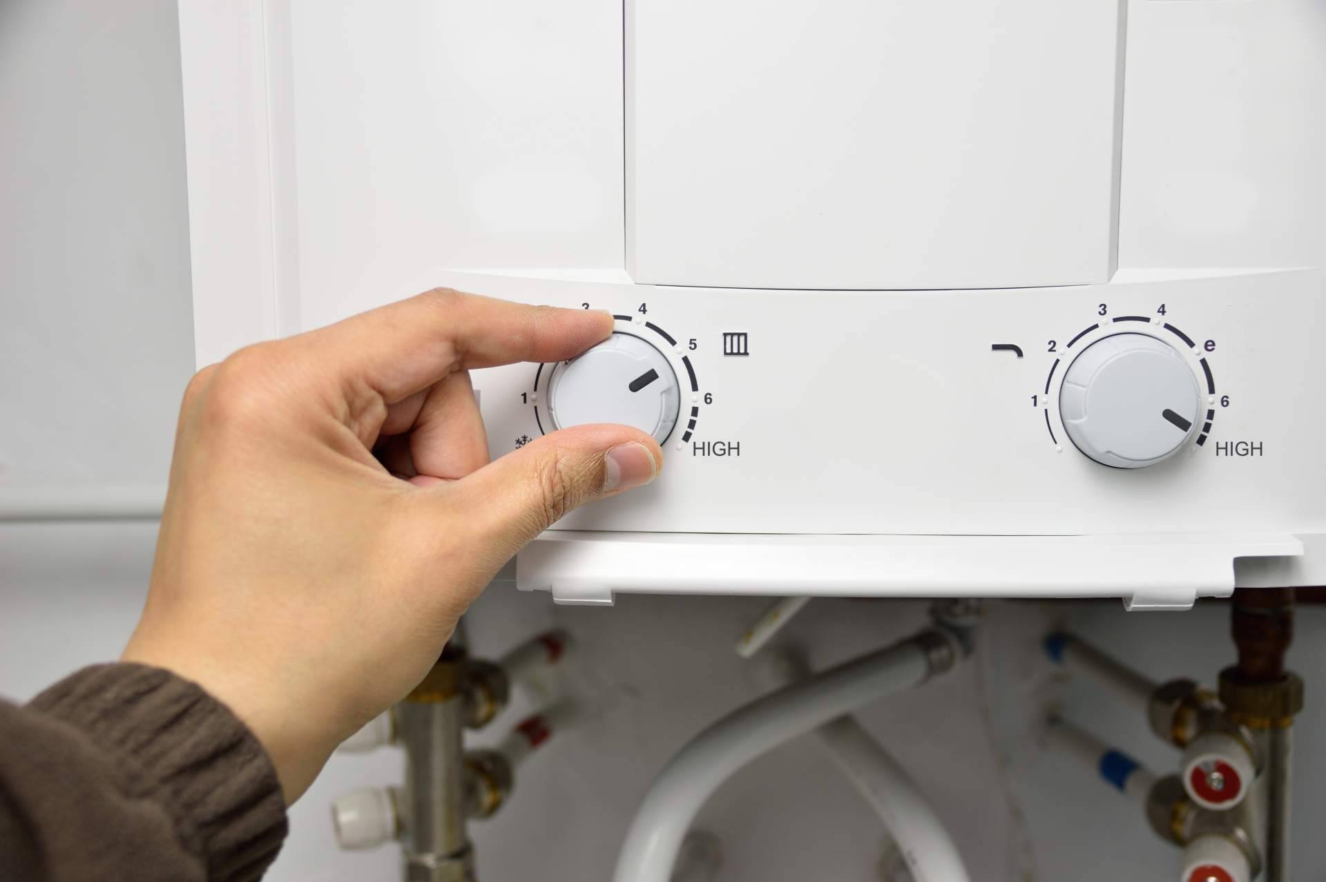 ¿Cómo funciona la instalación de un termo eléctrico con Fontaneros Fernández?